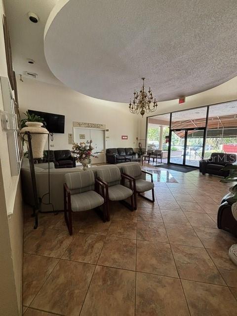 Image 17 of 21 For 1900 N Mills Avenue