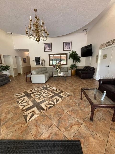 Image 18 of 21 For 1900 N Mills Avenue