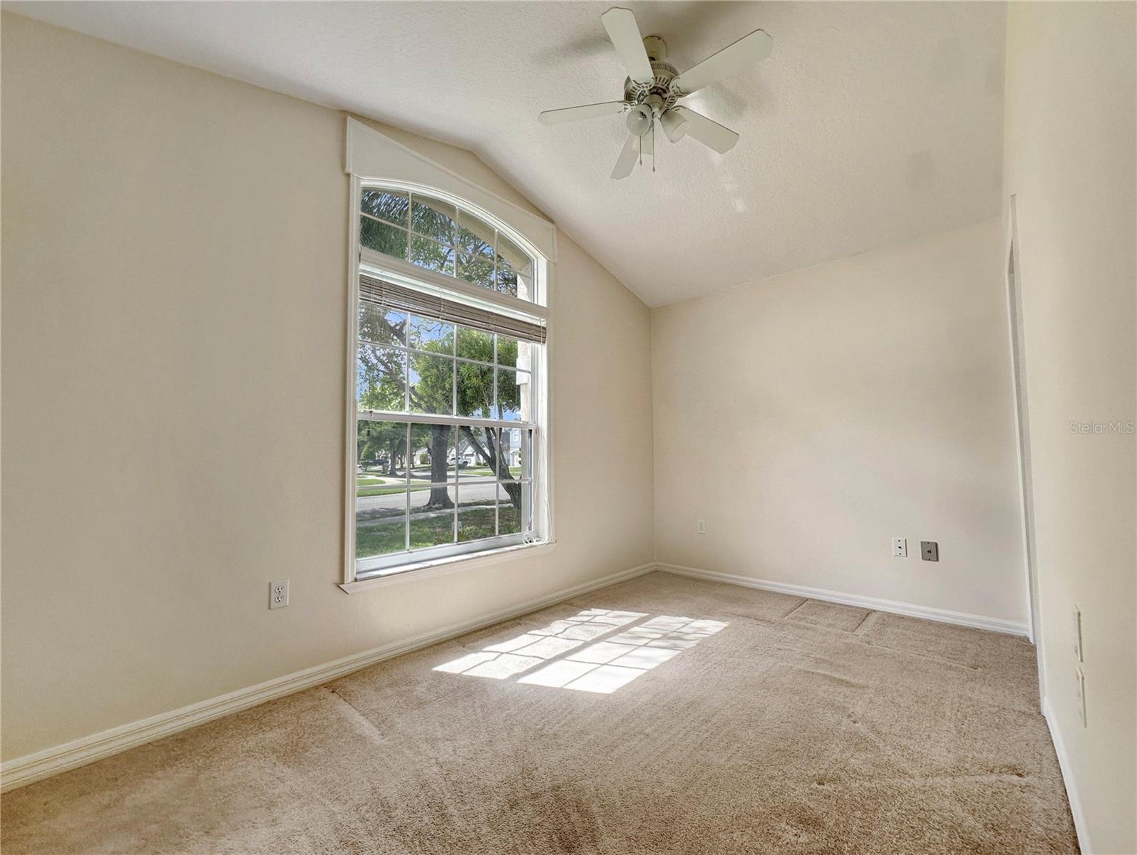 Image 10 of 18 For 109 Thornbury Drive