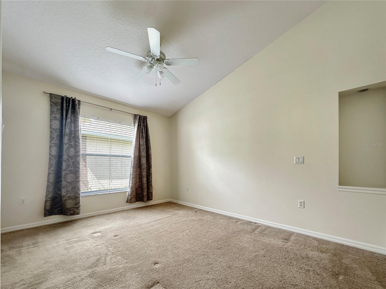 Image 11 of 18 For 109 Thornbury Drive