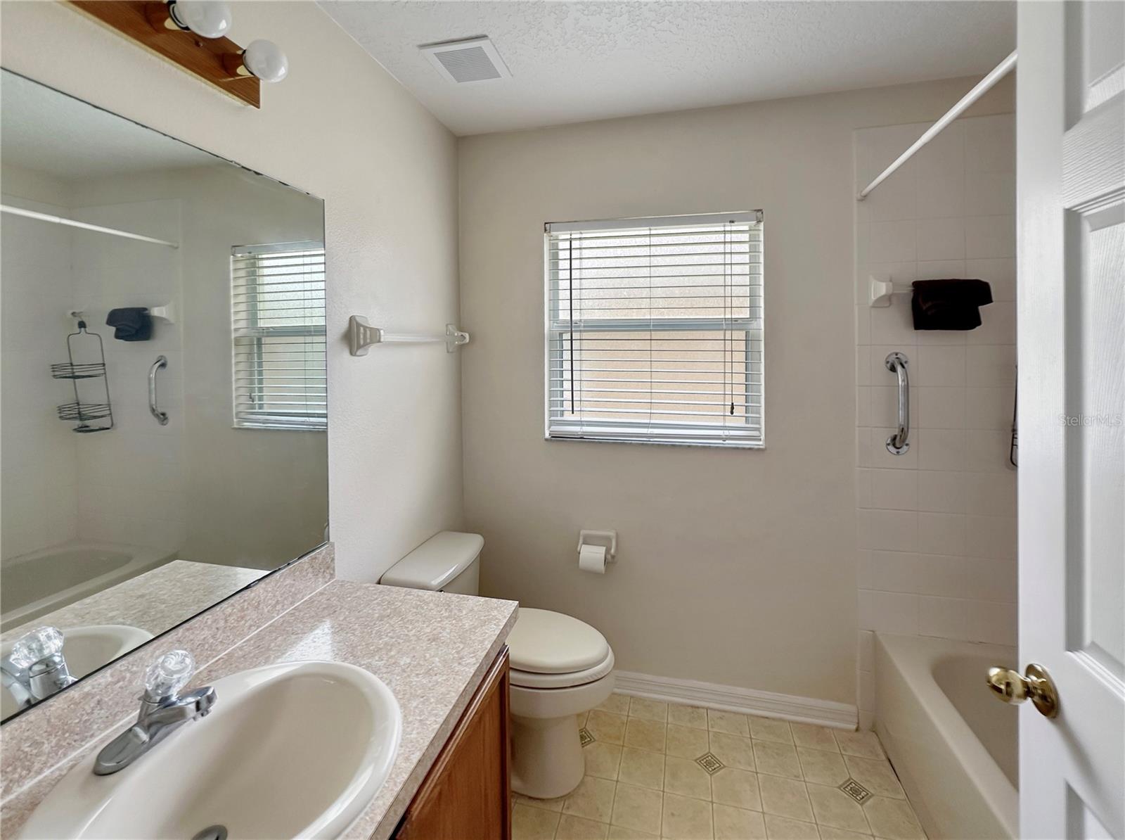 Image 14 of 18 For 109 Thornbury Drive