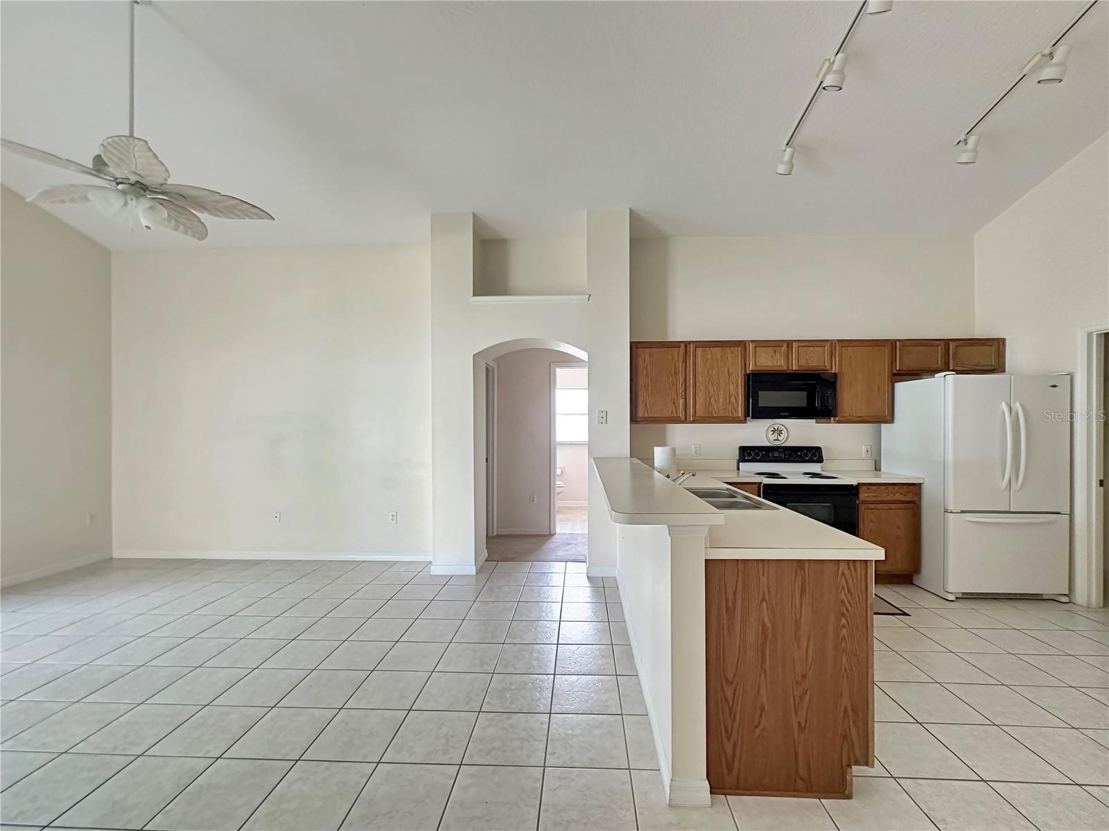 Image 4 of 18 For 109 Thornbury Drive