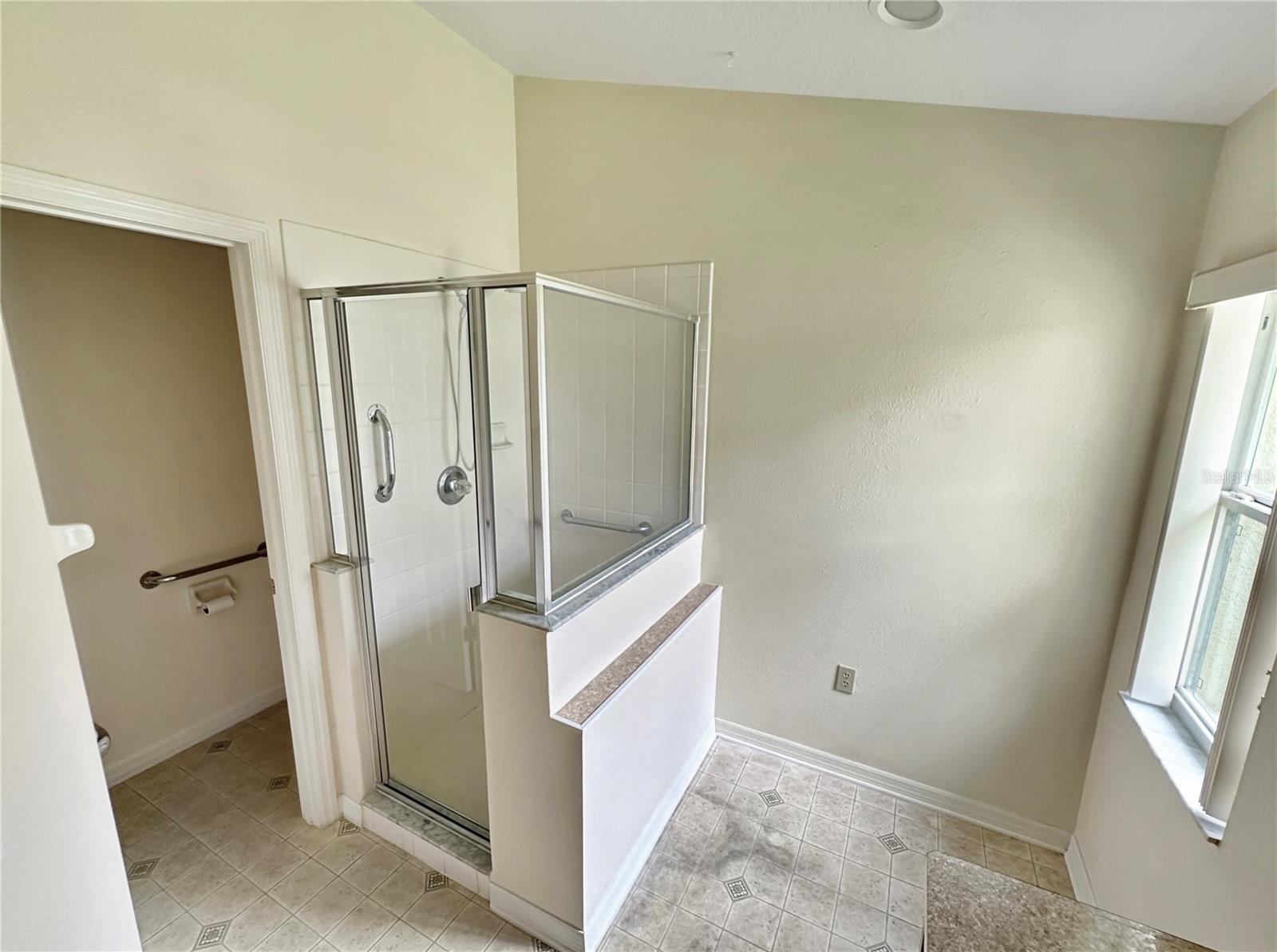 Image 9 of 18 For 109 Thornbury Drive