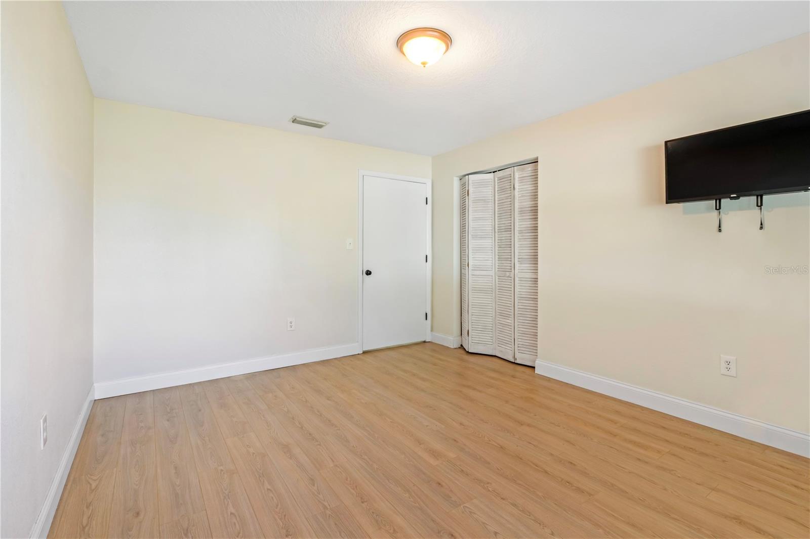 Image 12 of 29 For 461 Vihlen Road