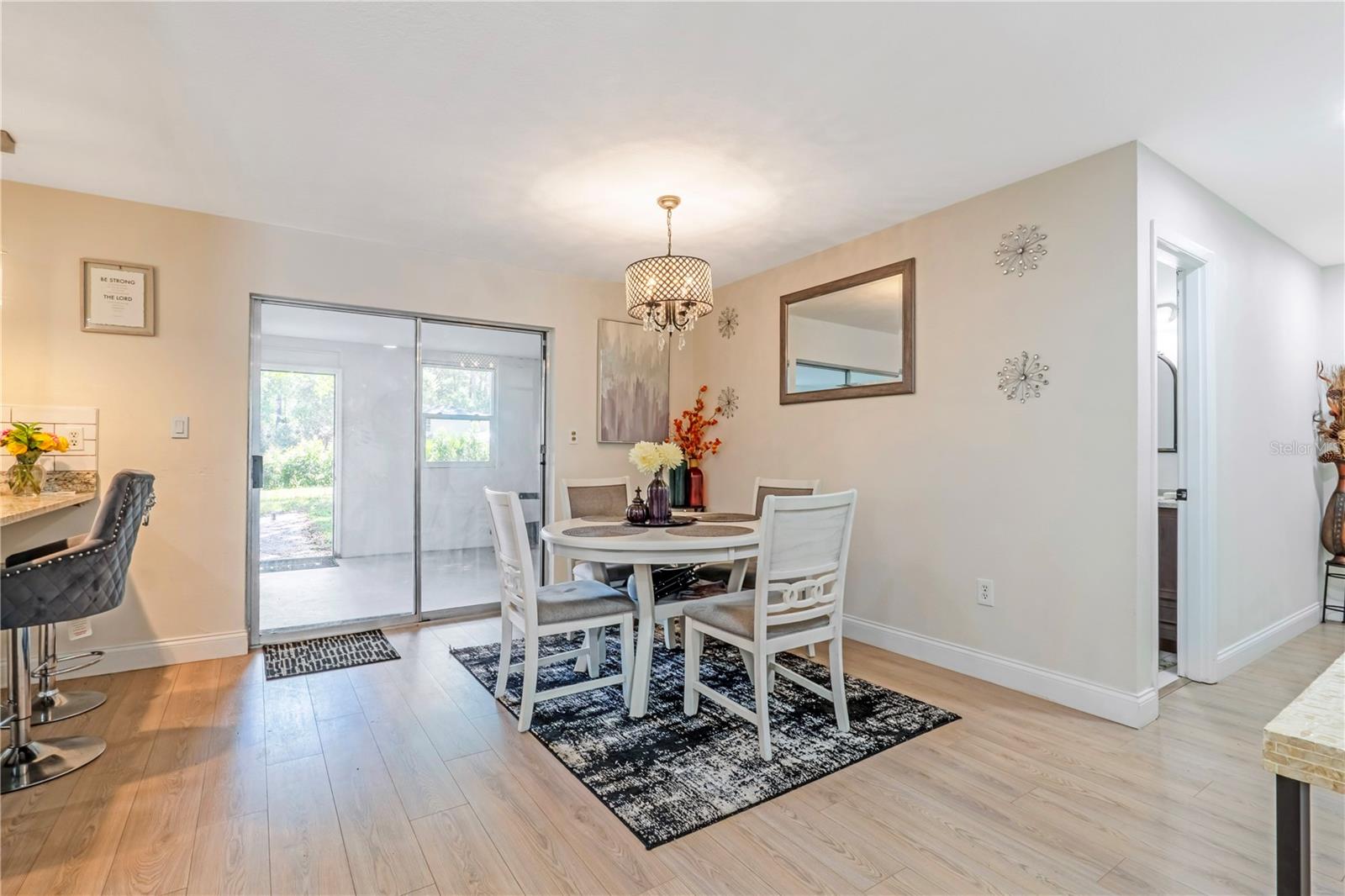 Image 4 of 29 For 461 Vihlen Road