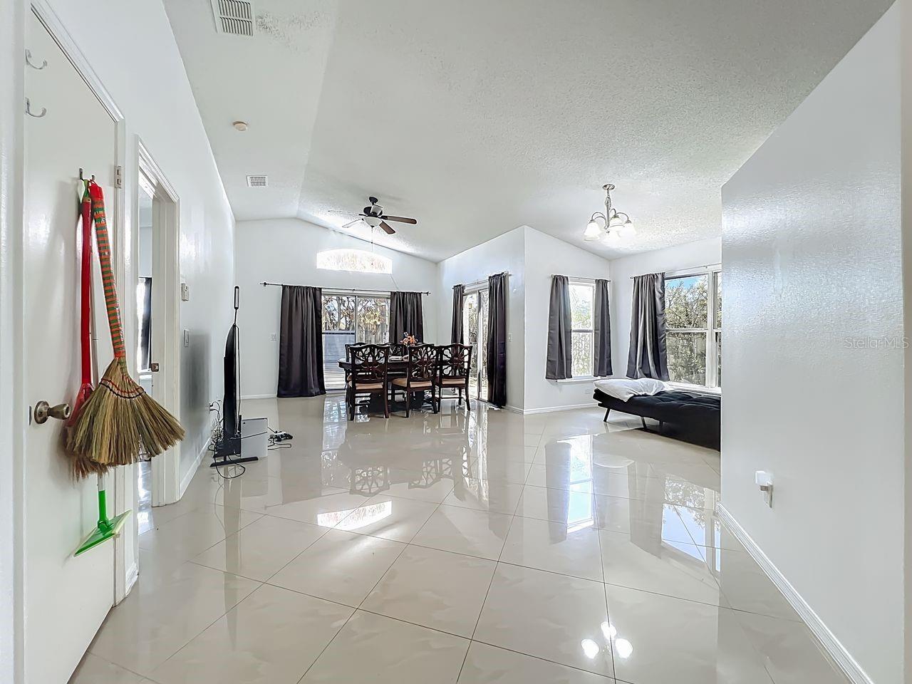 Image 9 of 33 For 1264 Timberbend Circle