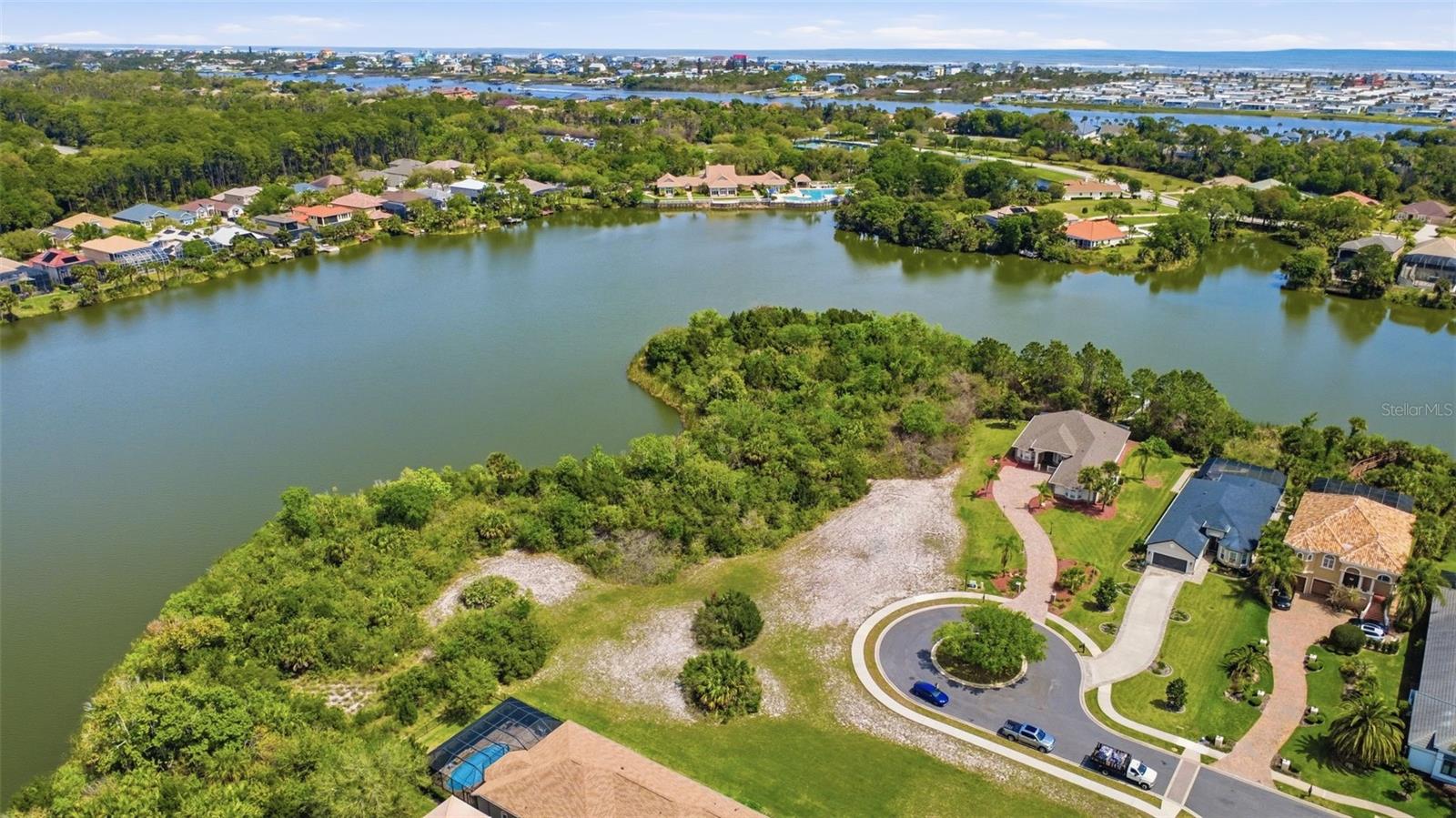 Image 6 of 19 For 151 Lakewalk Drive