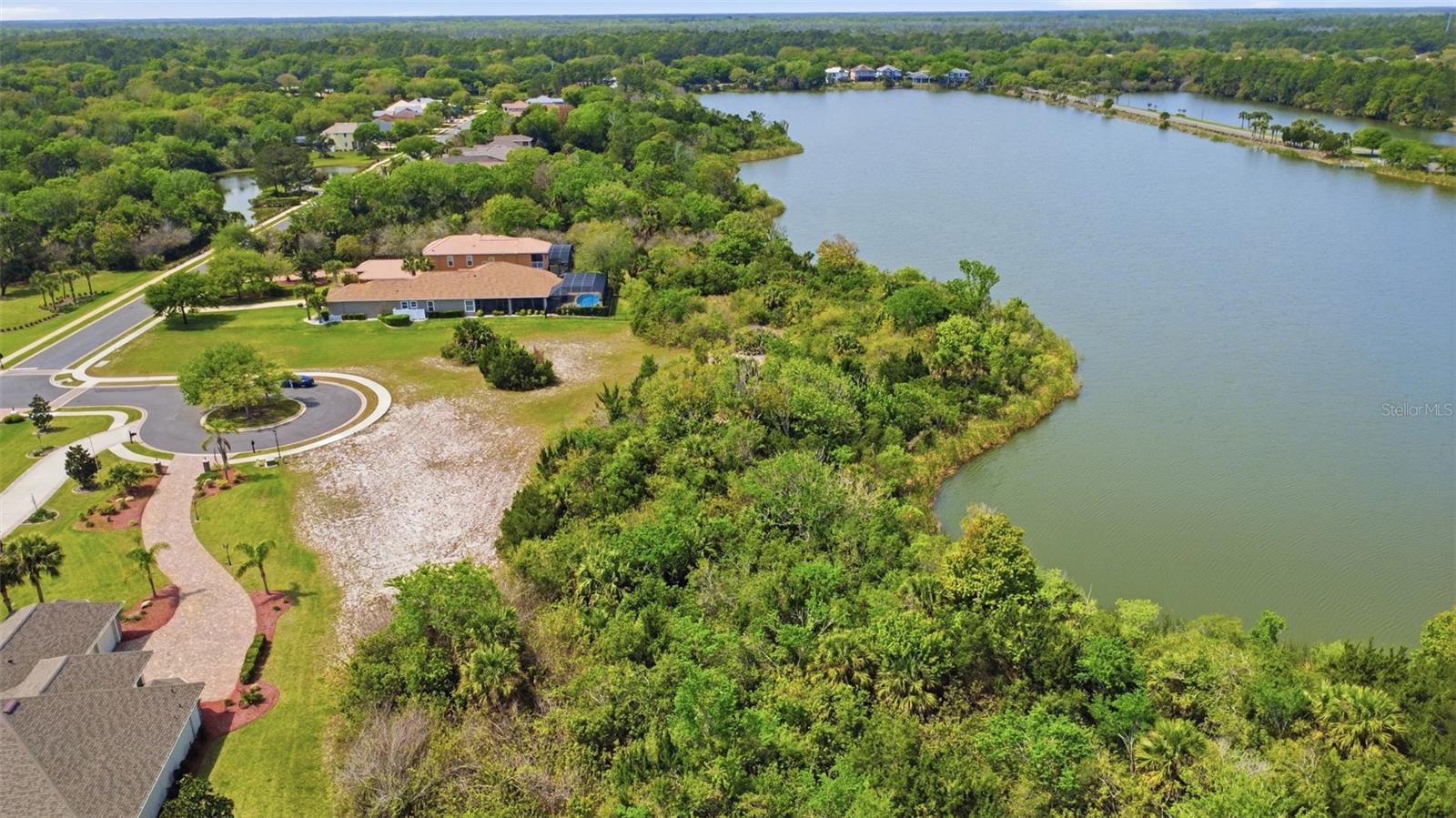 Image 7 of 19 For 151 Lakewalk Drive