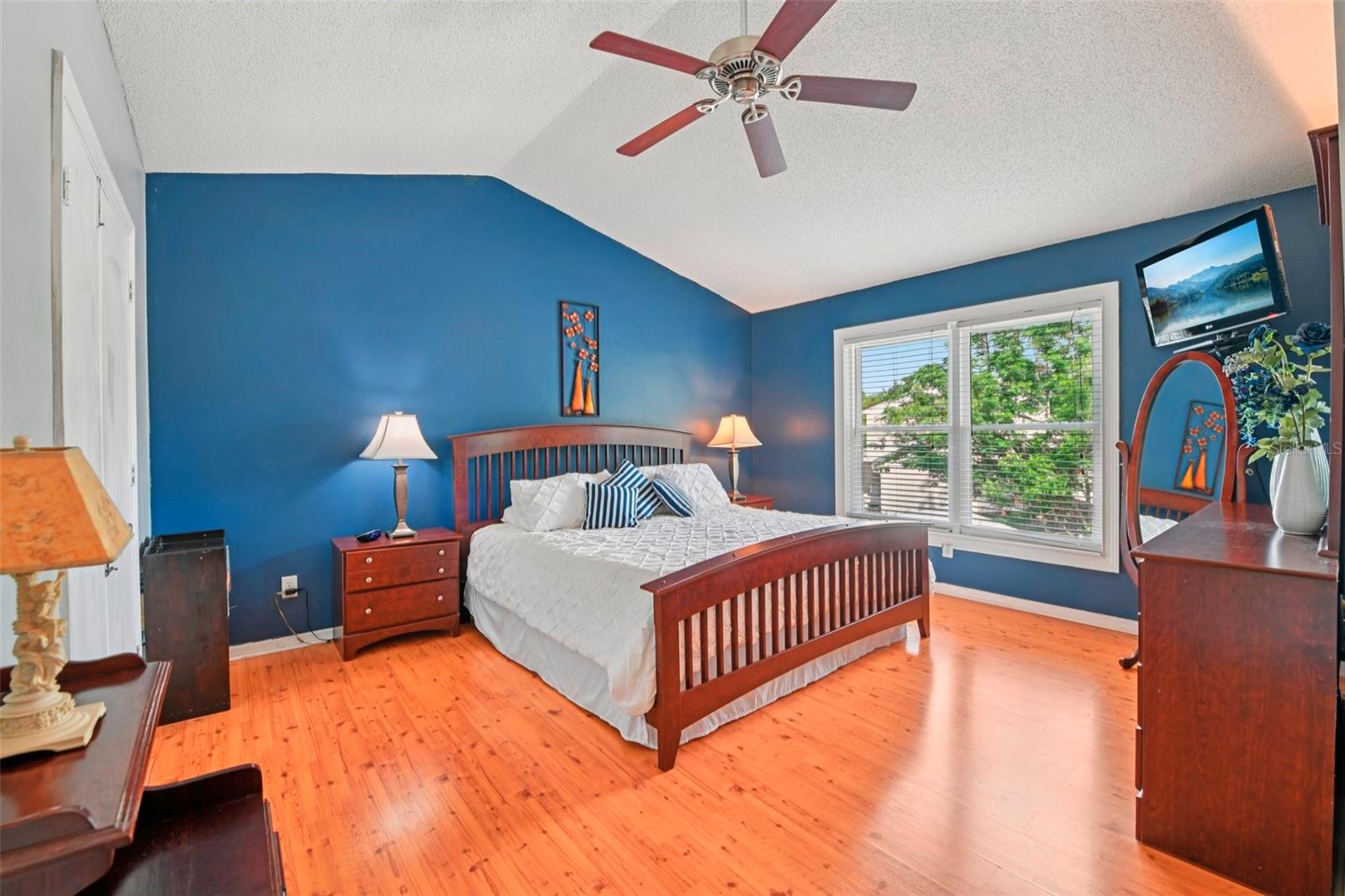 Image 17 of 33 For 8619 Paola Court