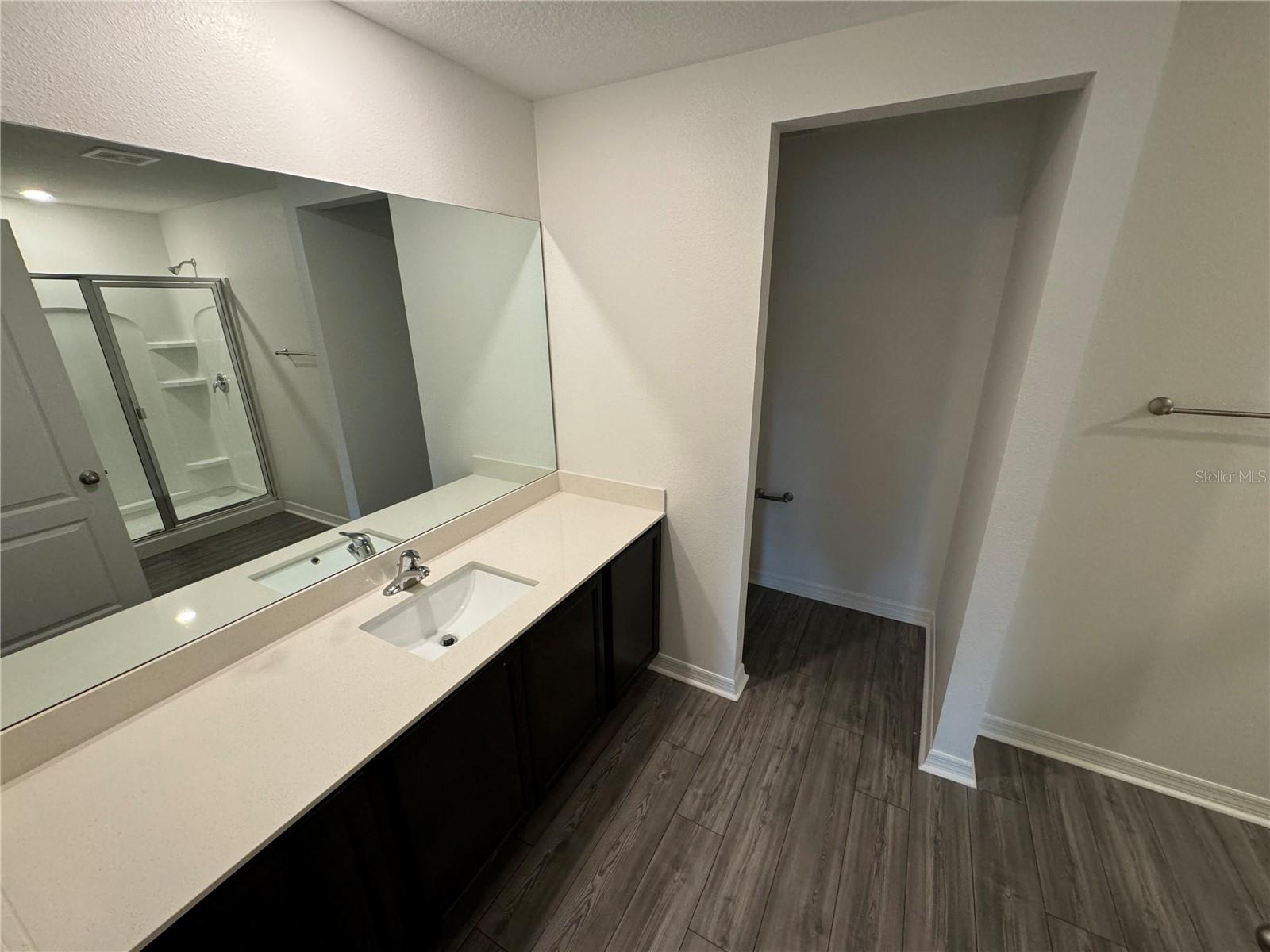 Image 6 of 10 For 233 Kensington View Boulevard