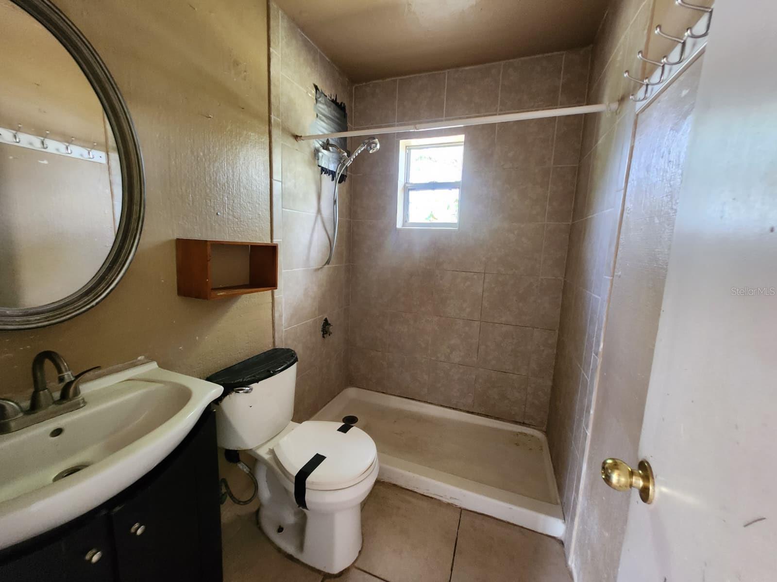 Image 14 of 23 For 910 Emerald Drive