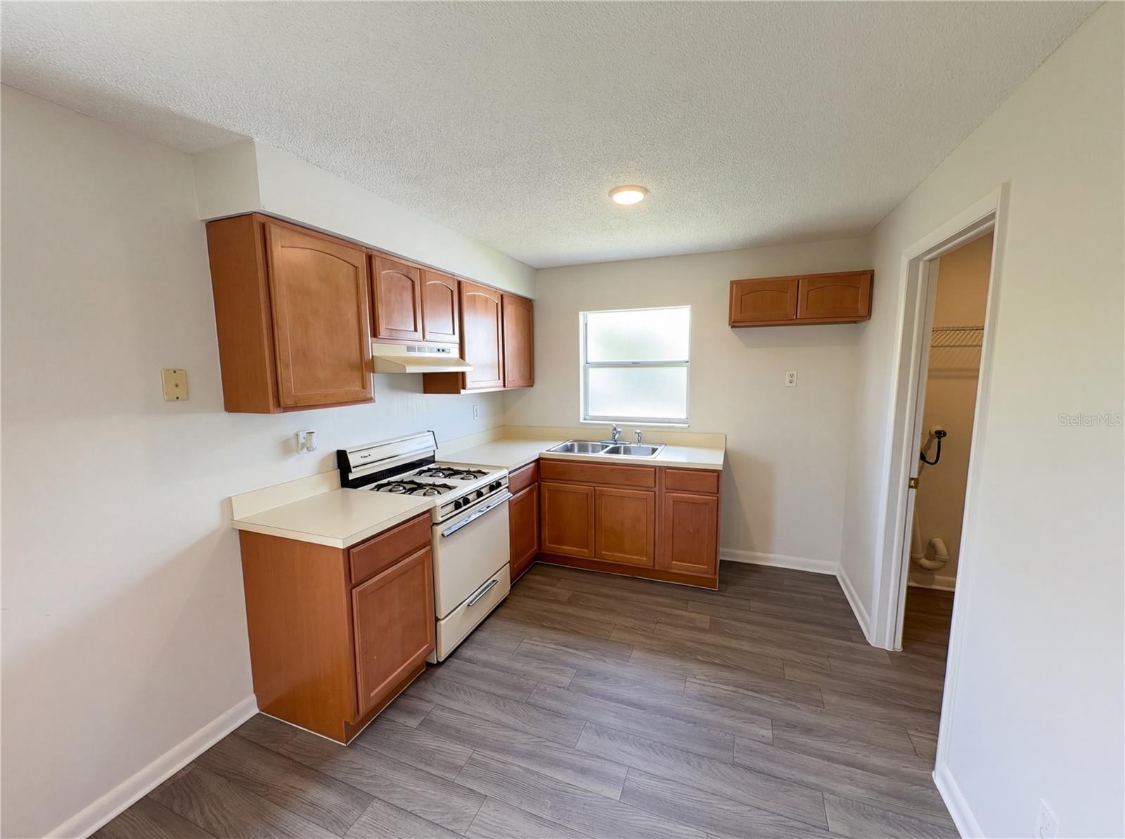 Image 12 of 24 For 905 Cedar Drive