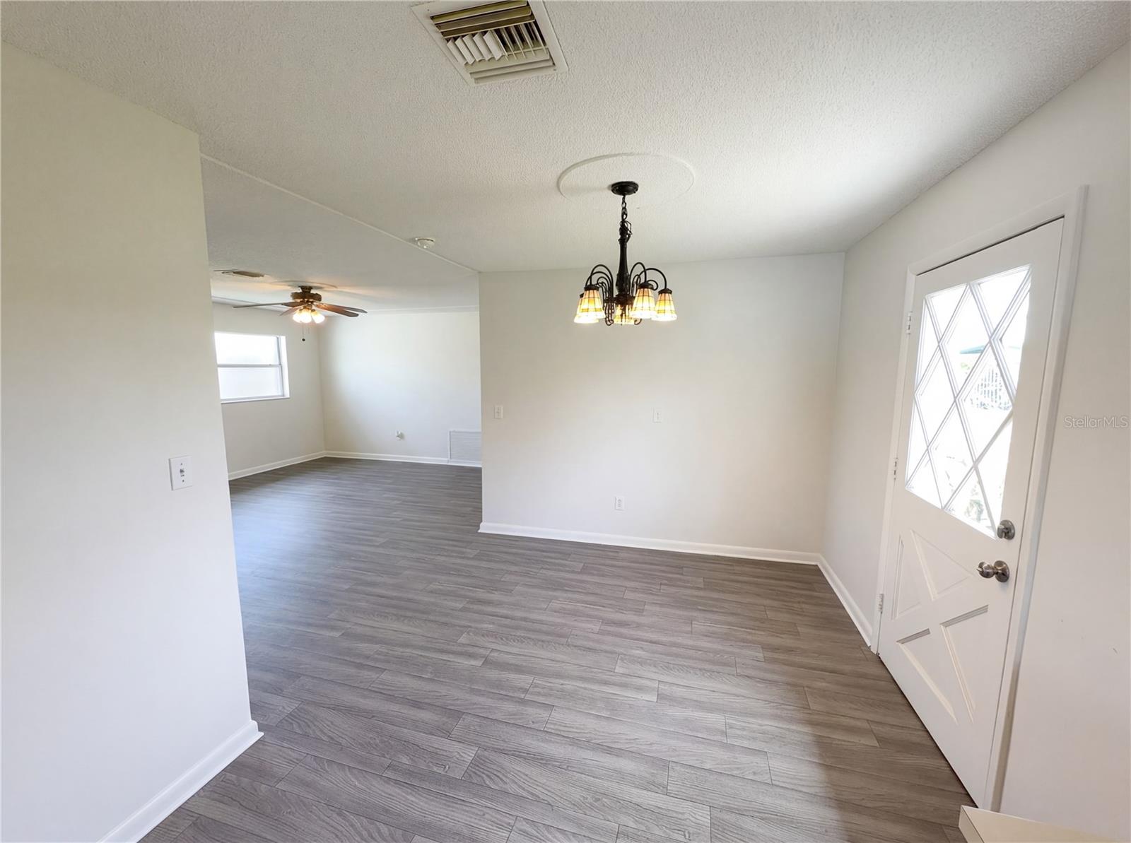 Image 13 of 24 For 905 Cedar Drive