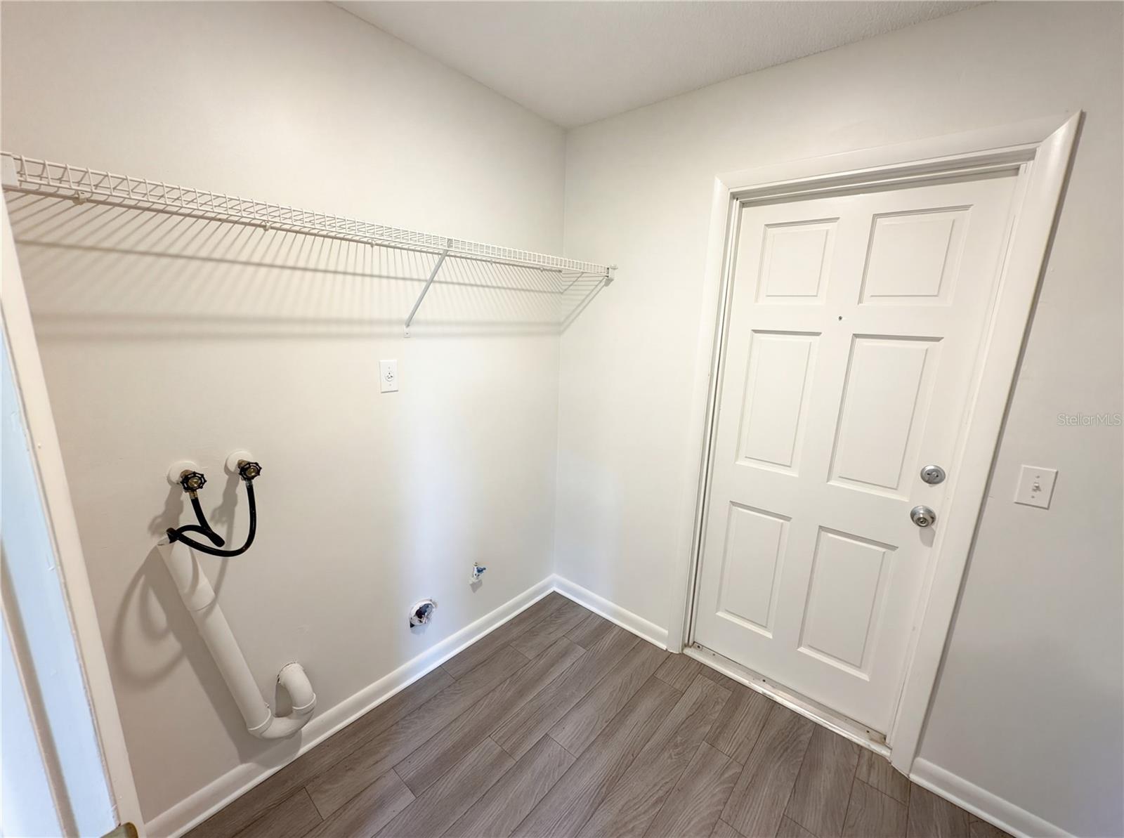 Image 14 of 24 For 905 Cedar Drive