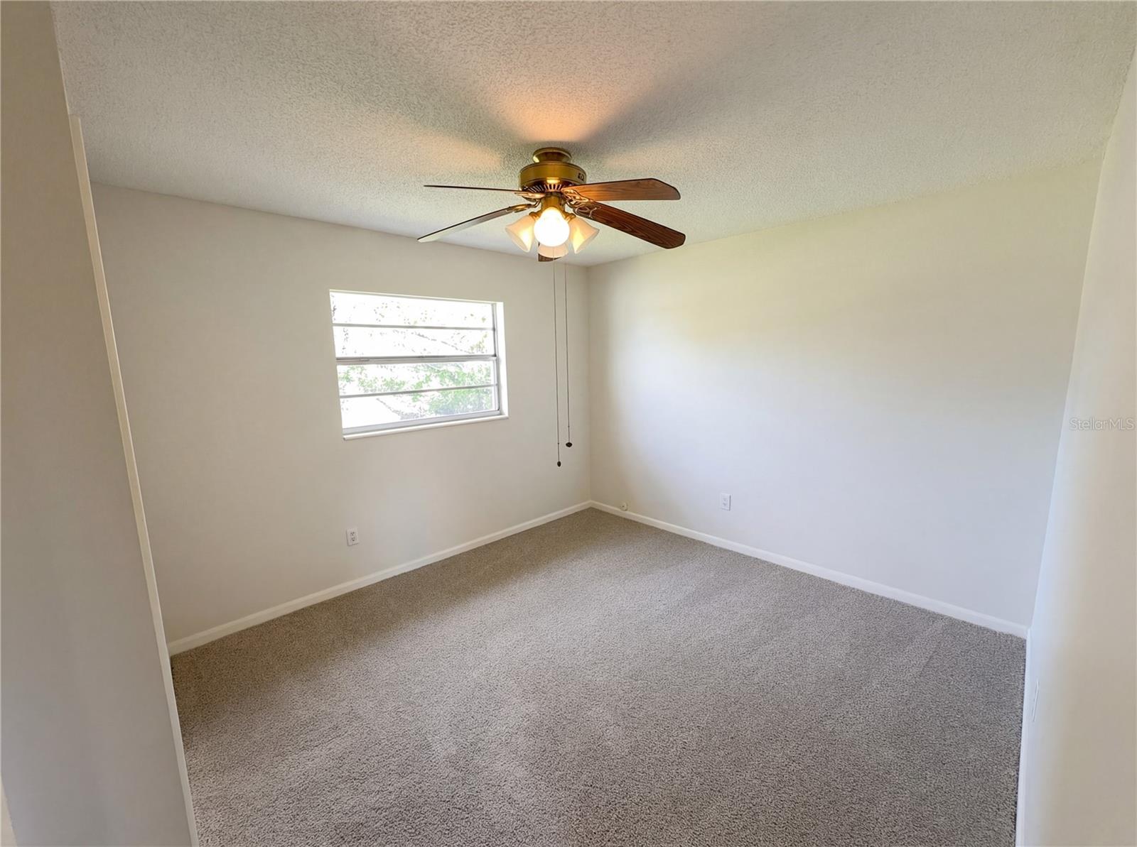 Image 15 of 24 For 905 Cedar Drive