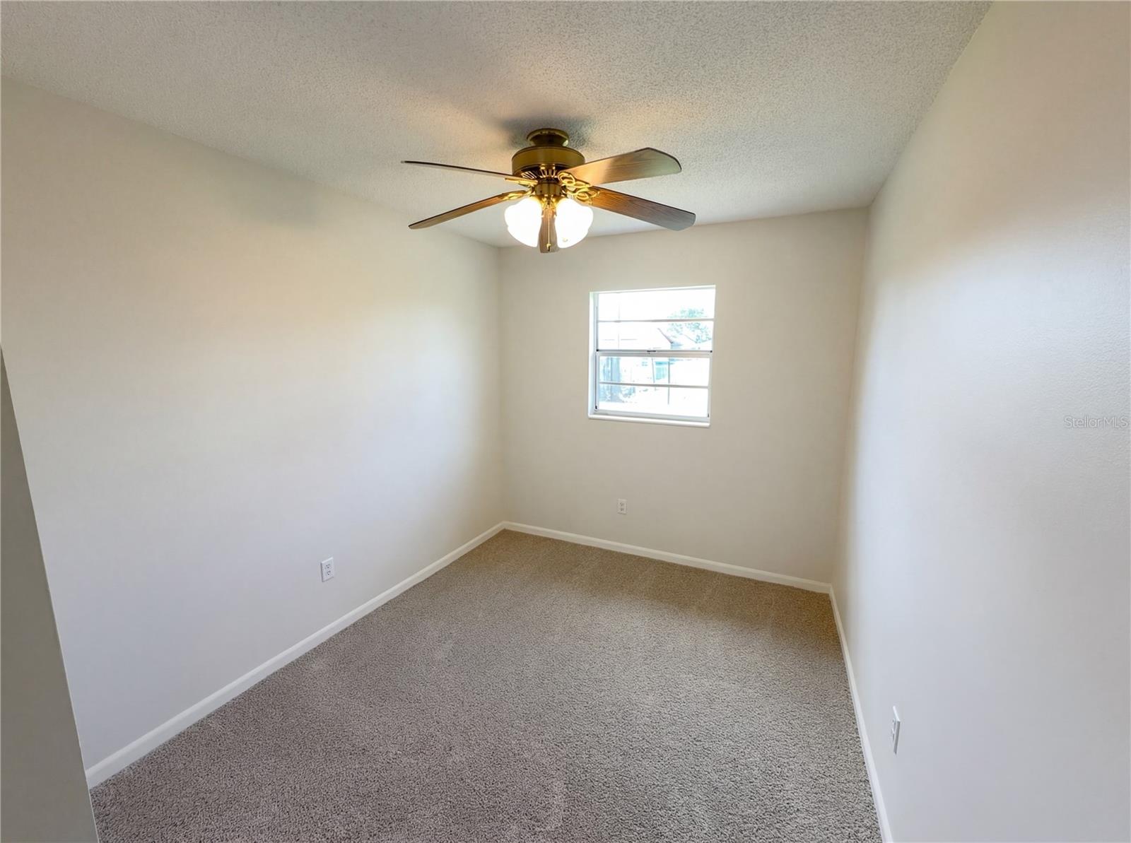 Image 19 of 24 For 905 Cedar Drive