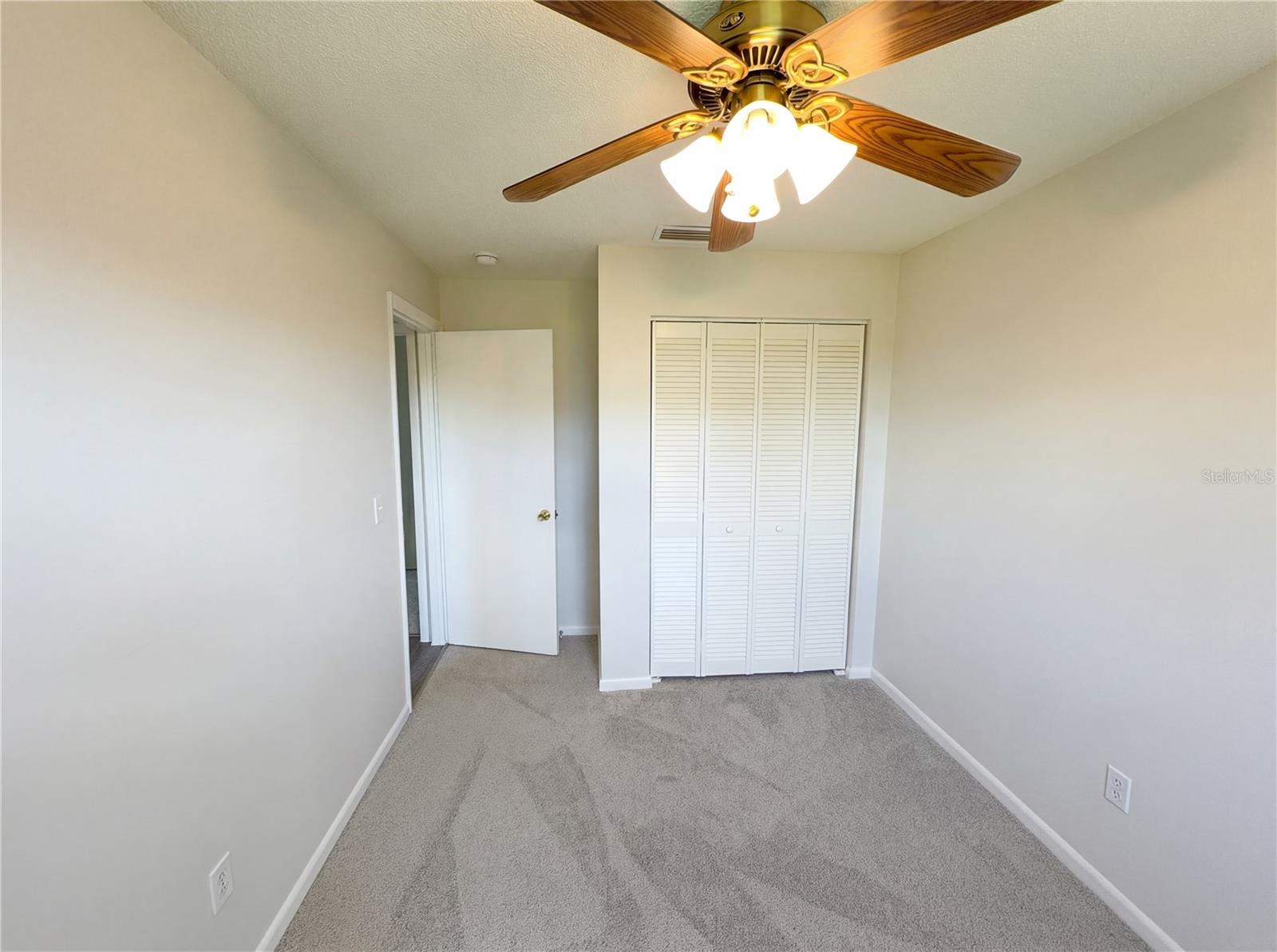 Image 20 of 24 For 905 Cedar Drive