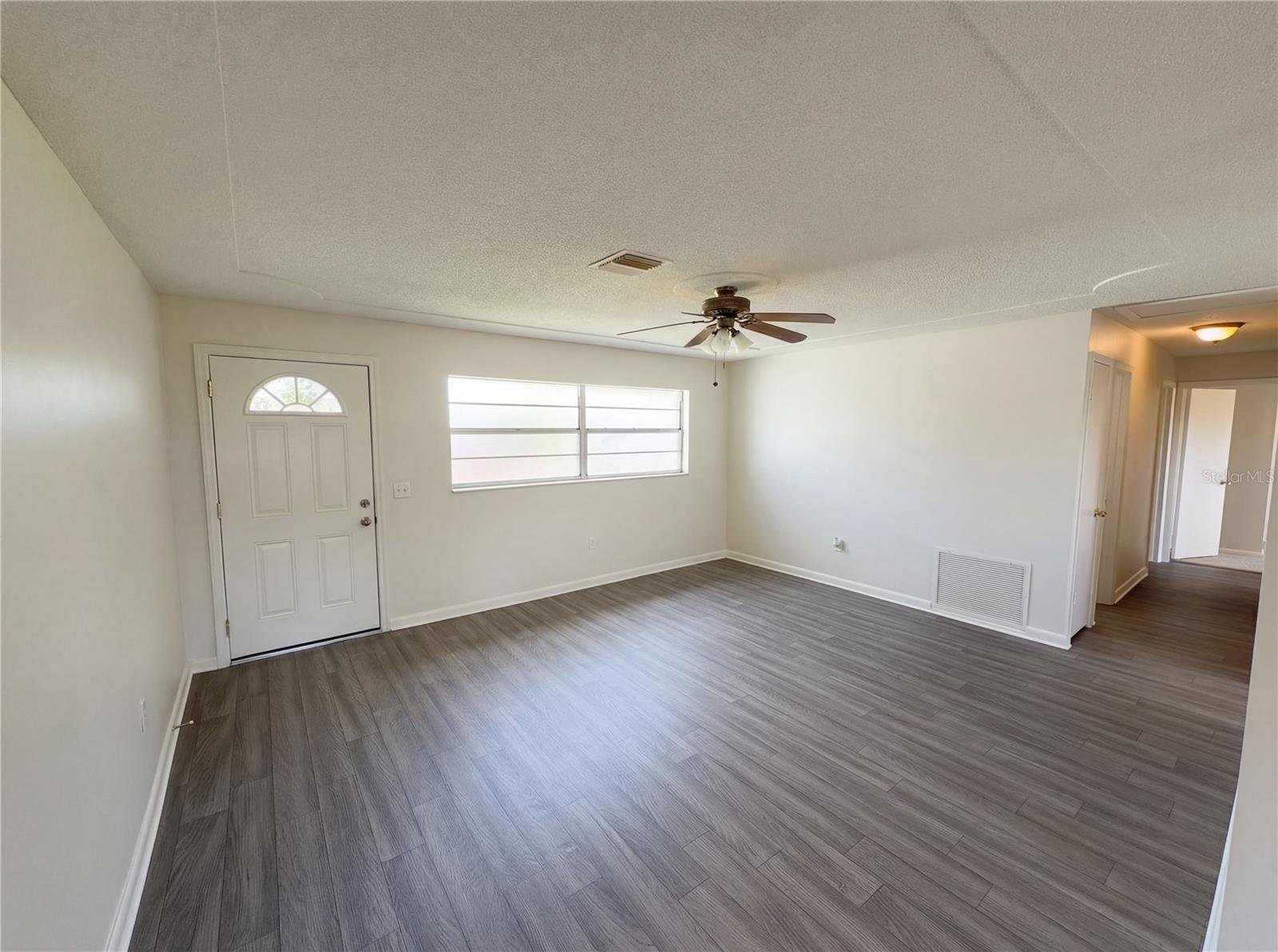 Image 3 of 24 For 905 Cedar Drive