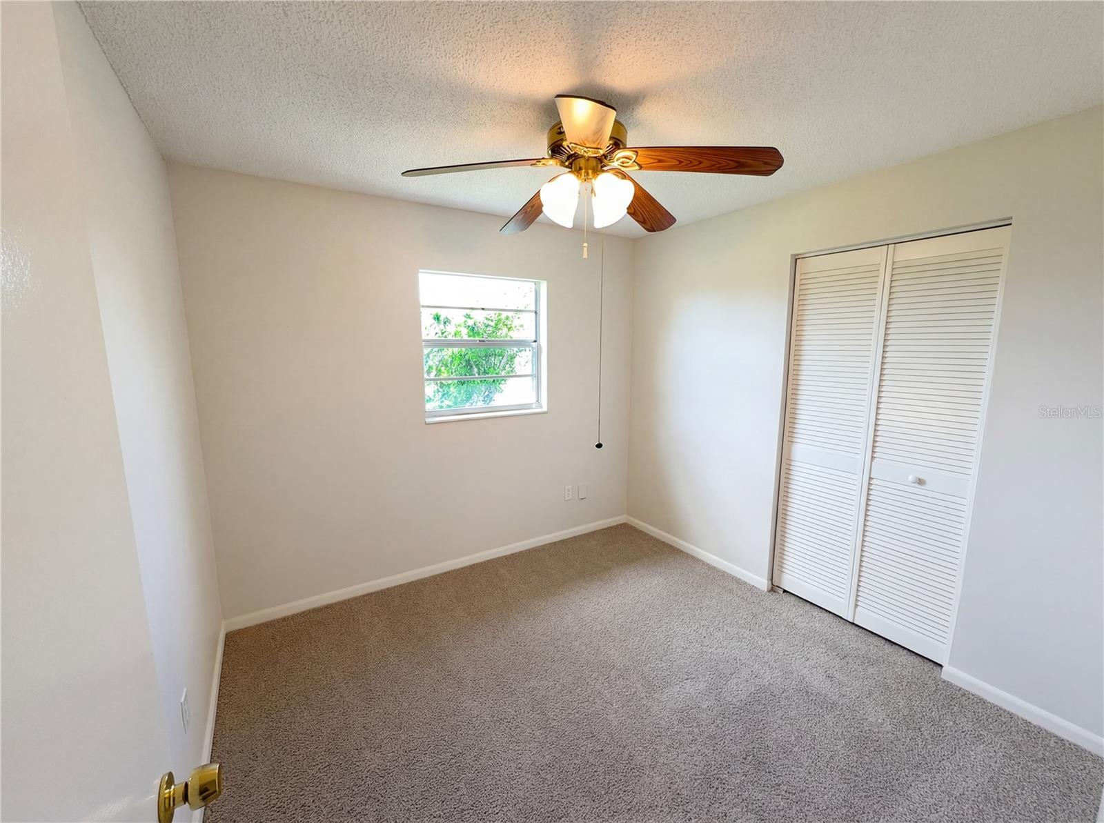 Image 4 of 24 For 905 Cedar Drive