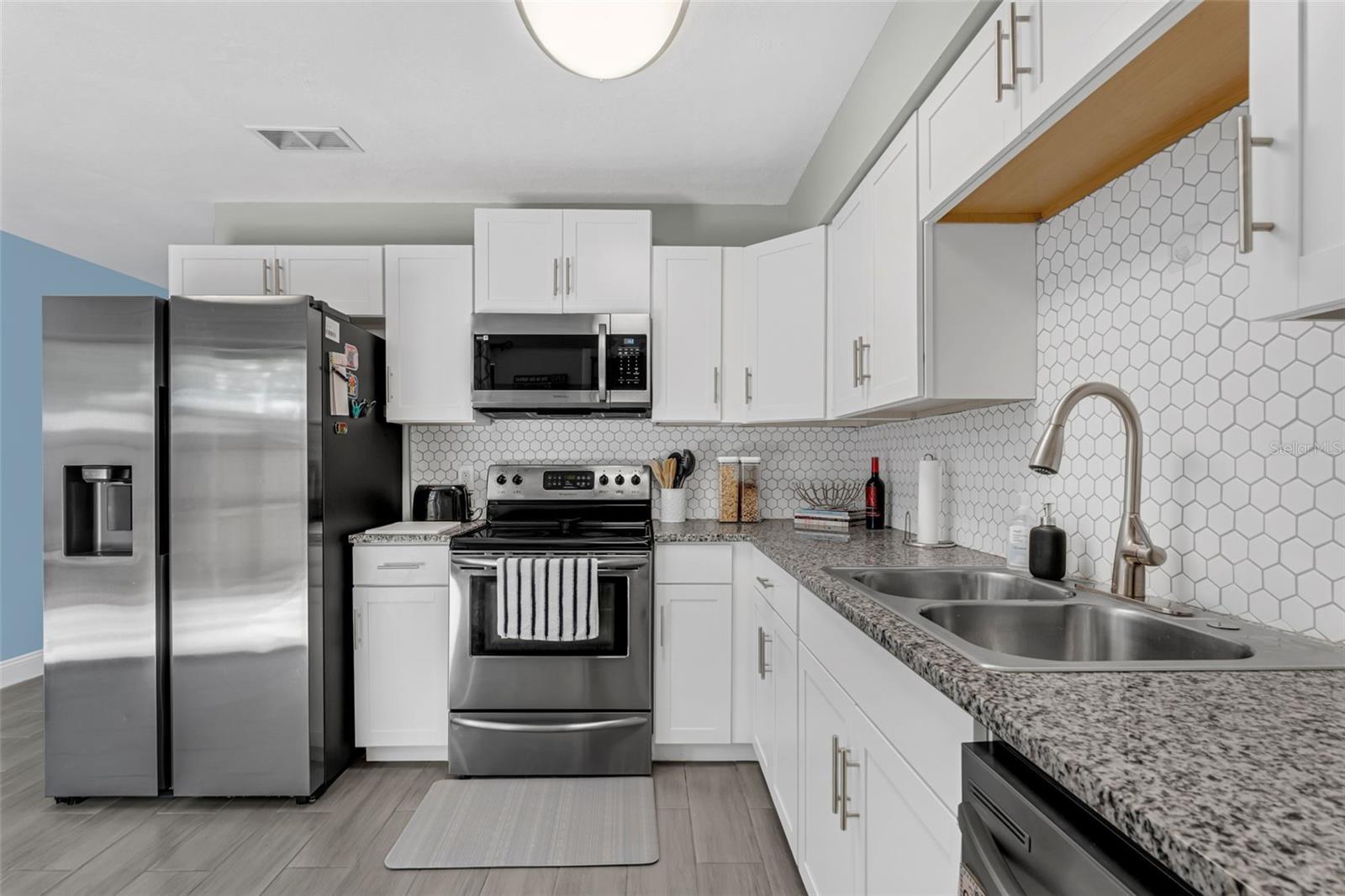 Image 7 of 28 For 752 Howland Lane 114