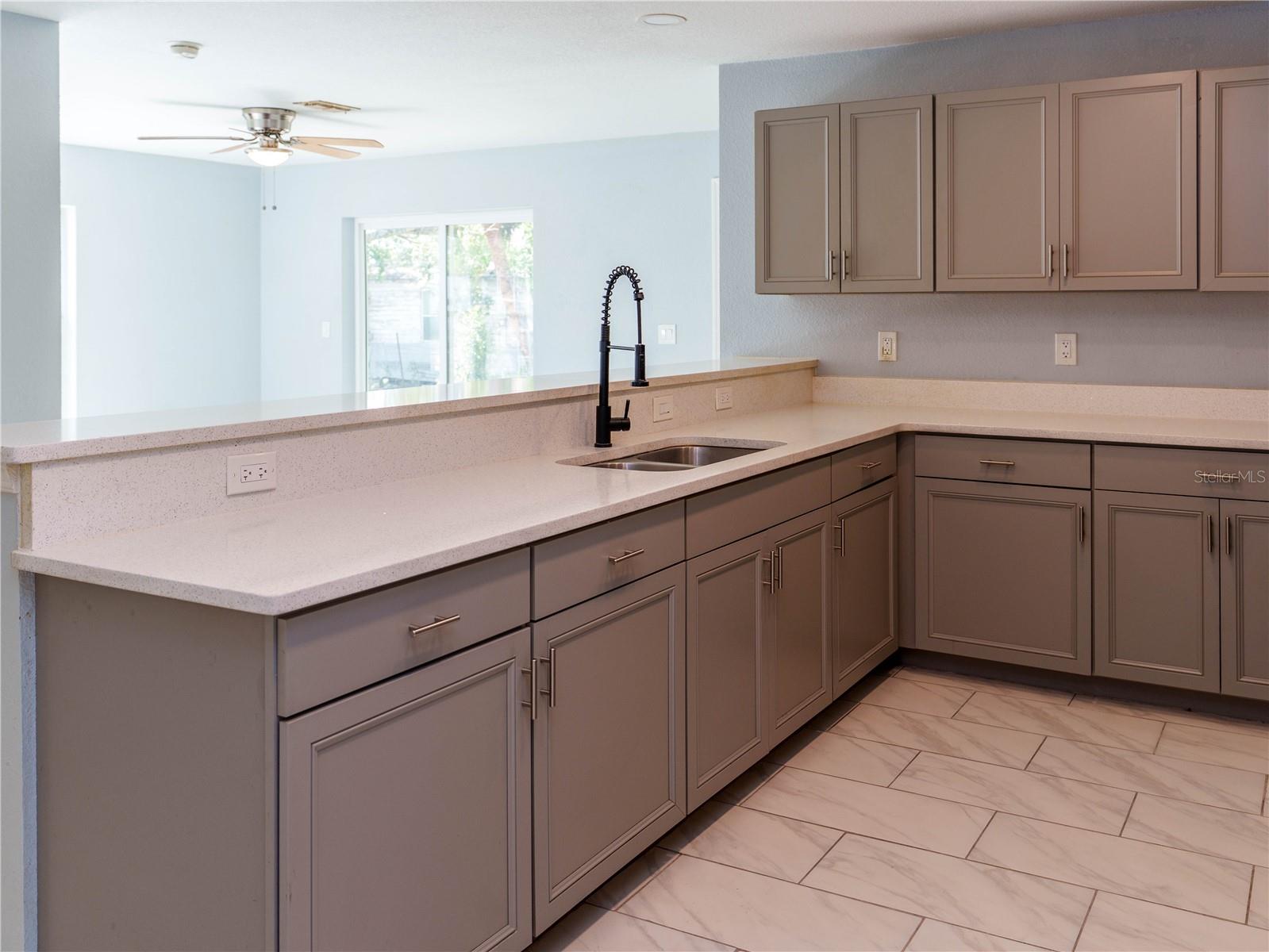 Image 3 of 19 For 133 Park Avenue B