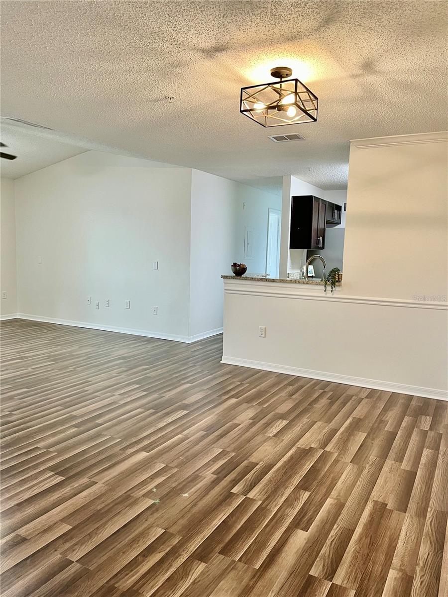 Image 12 of 44 For 1939 Summer Club Apt Drive 315