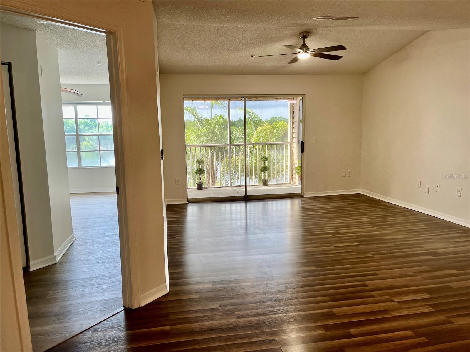 Image 18 of 44 For 1939 Summer Club Apt Drive 315