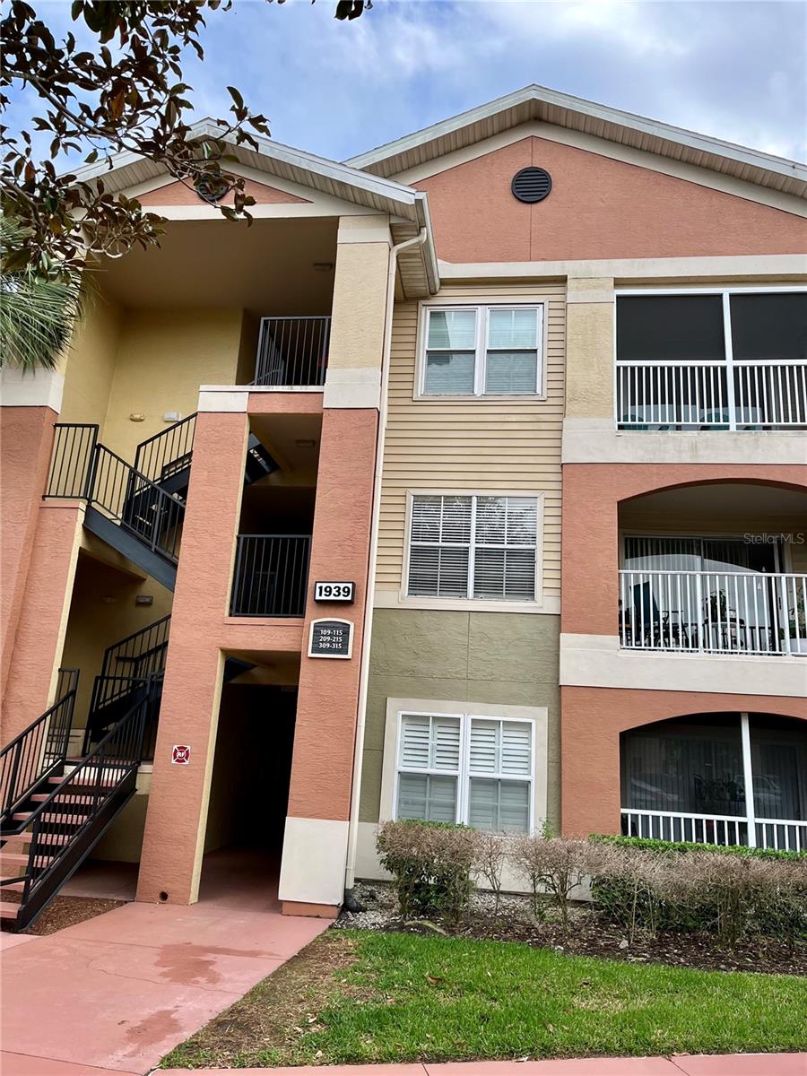 Image 2 of 44 For 1939 Summer Club Apt Drive 315