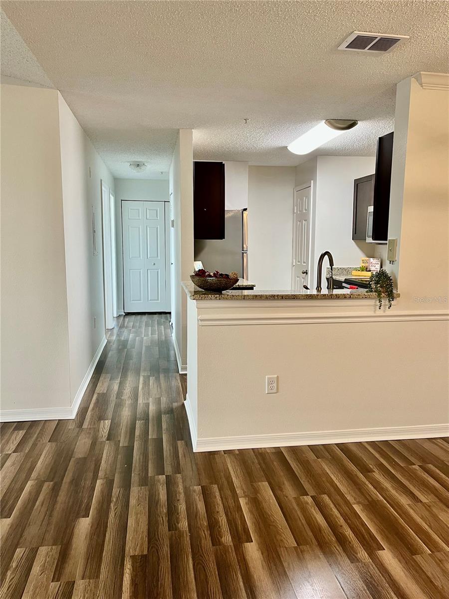 Image 20 of 44 For 1939 Summer Club Apt Drive 315