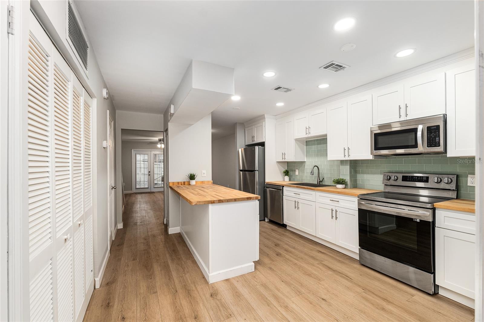 Image 13 of 58 For 5240 92nd Court