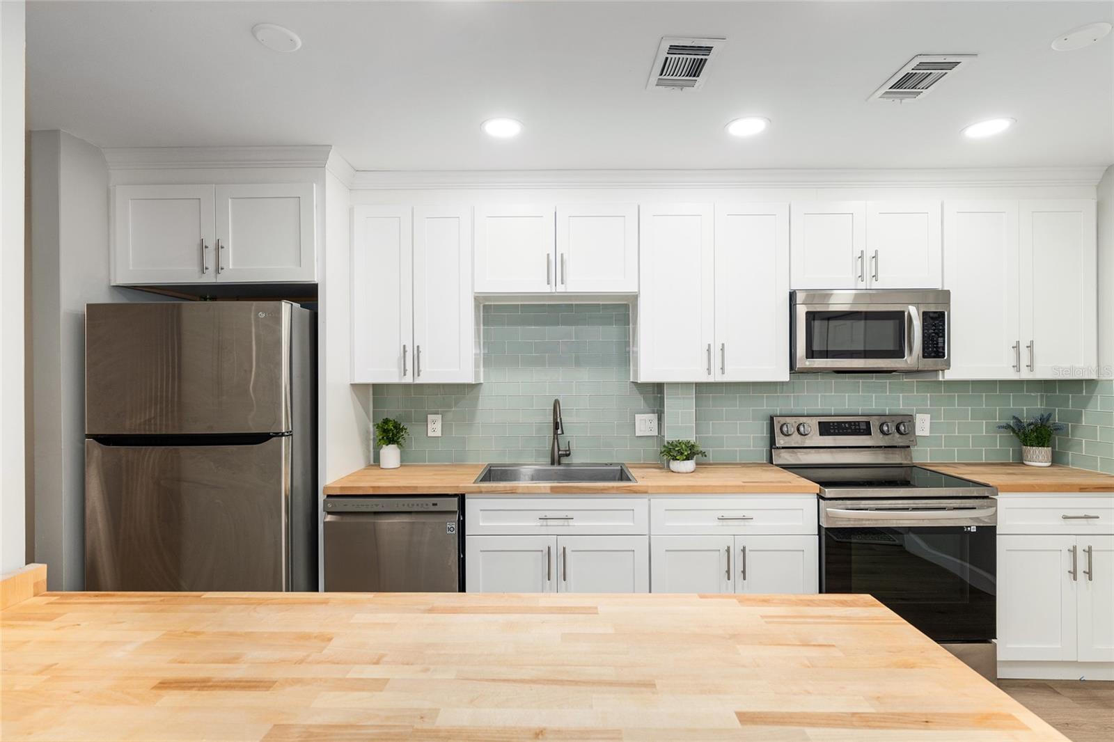 Image 22 of 58 For 5240 92nd Court