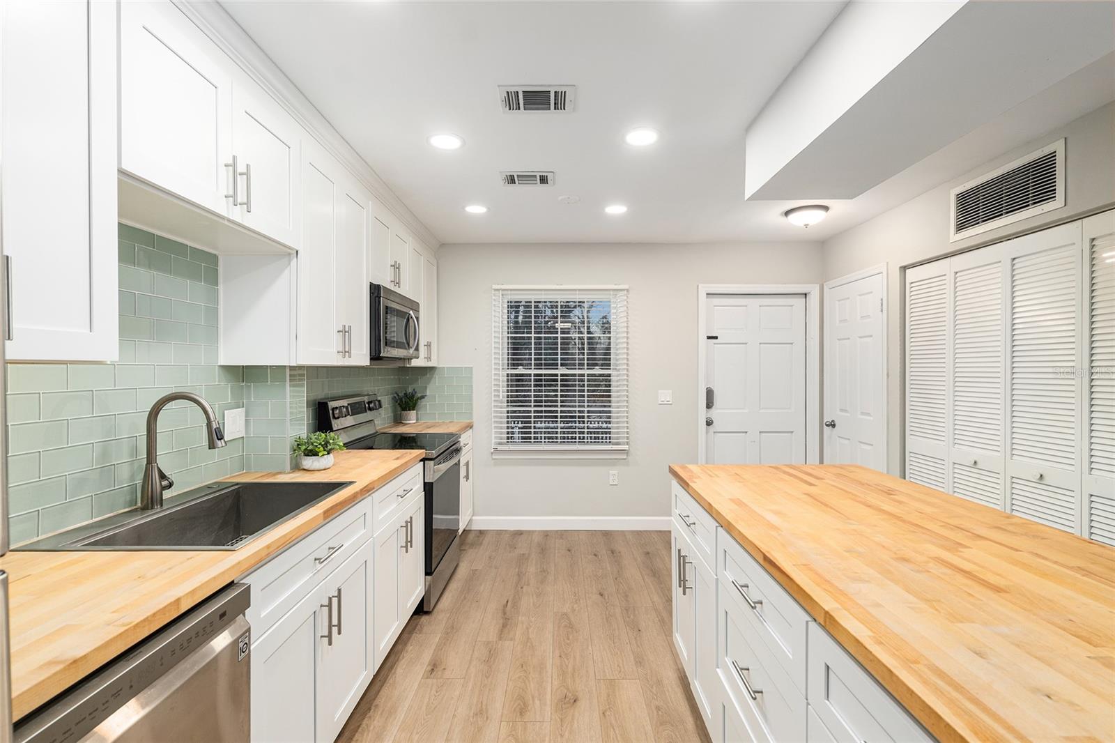 Image 25 of 58 For 5240 92nd Court