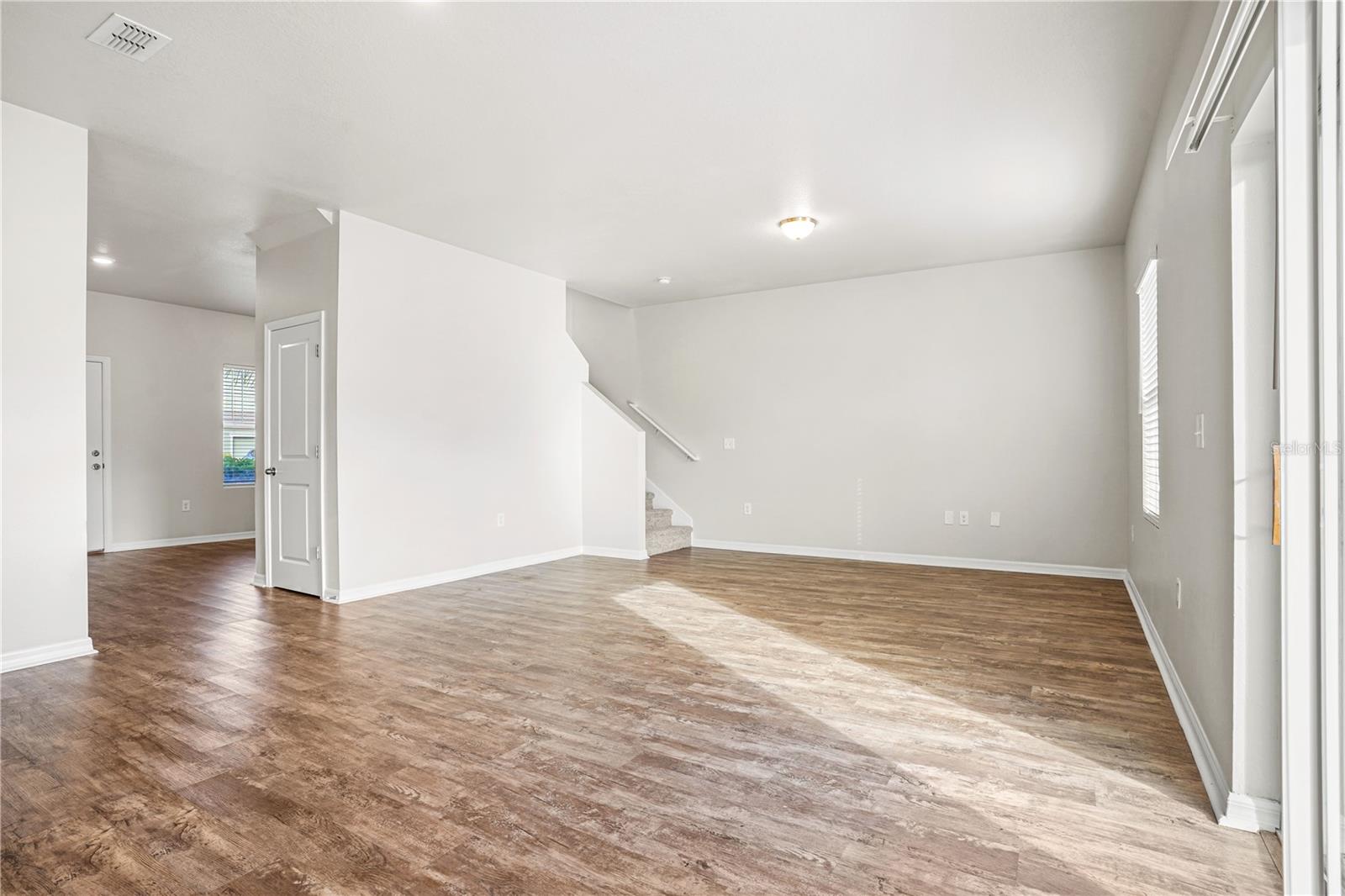 Image 5 of 42 For 2835 Neverland Drive