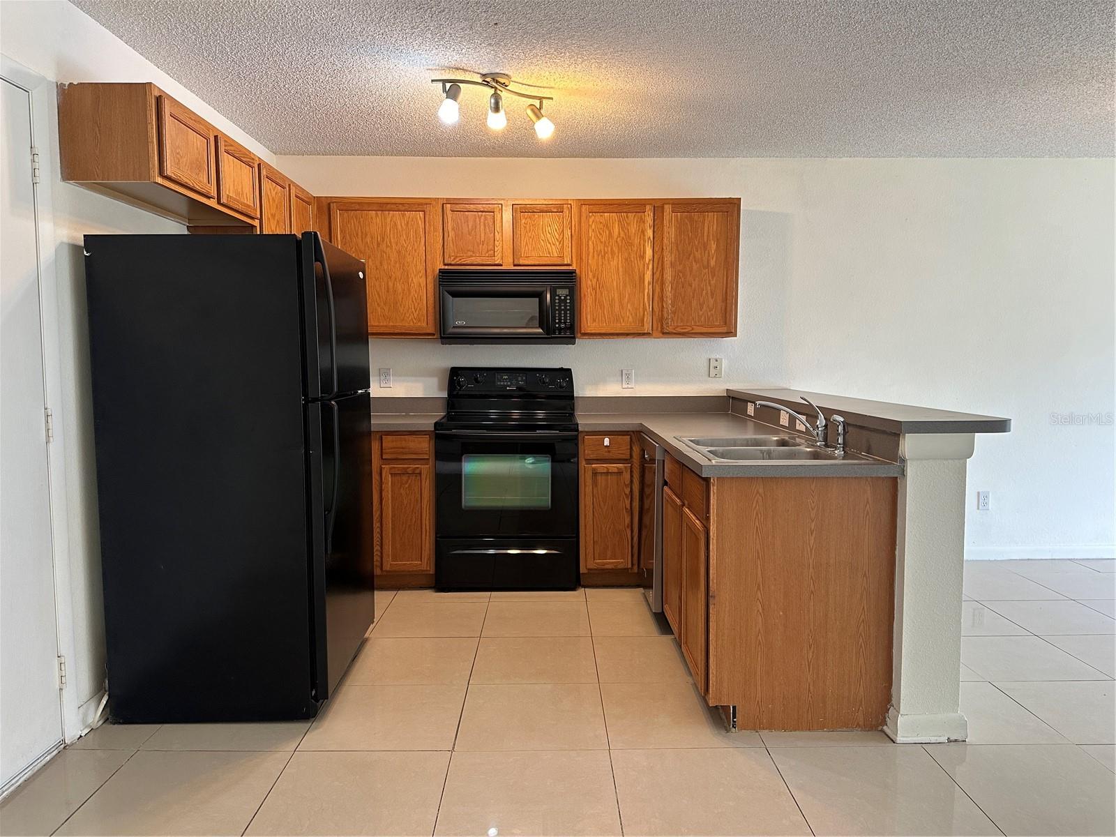 Image 3 of 20 For 12640 Somerset Oaks Street