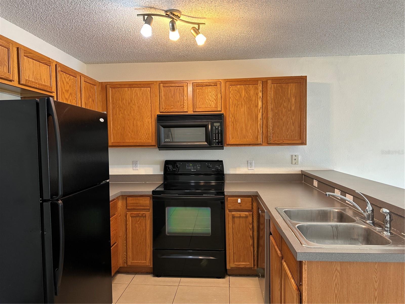 Image 5 of 20 For 12640 Somerset Oaks Street