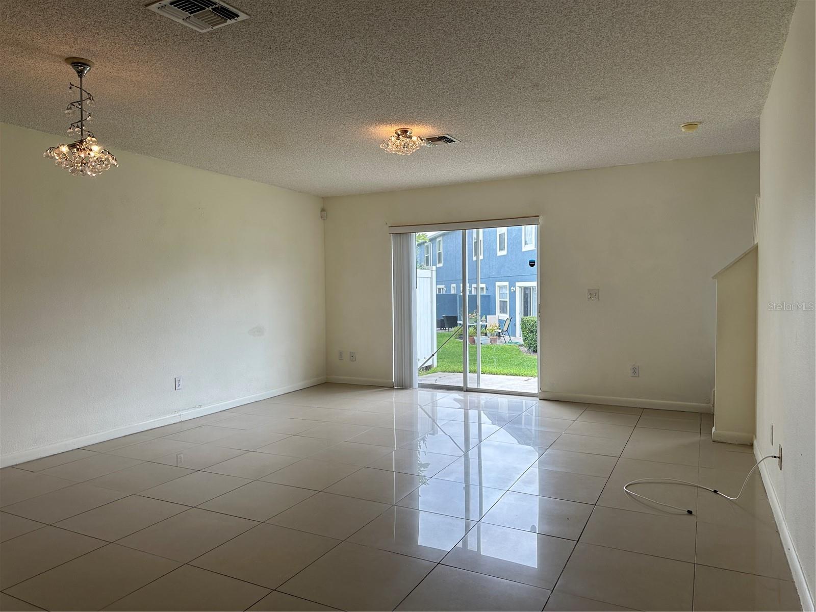 Image 6 of 20 For 12640 Somerset Oaks Street