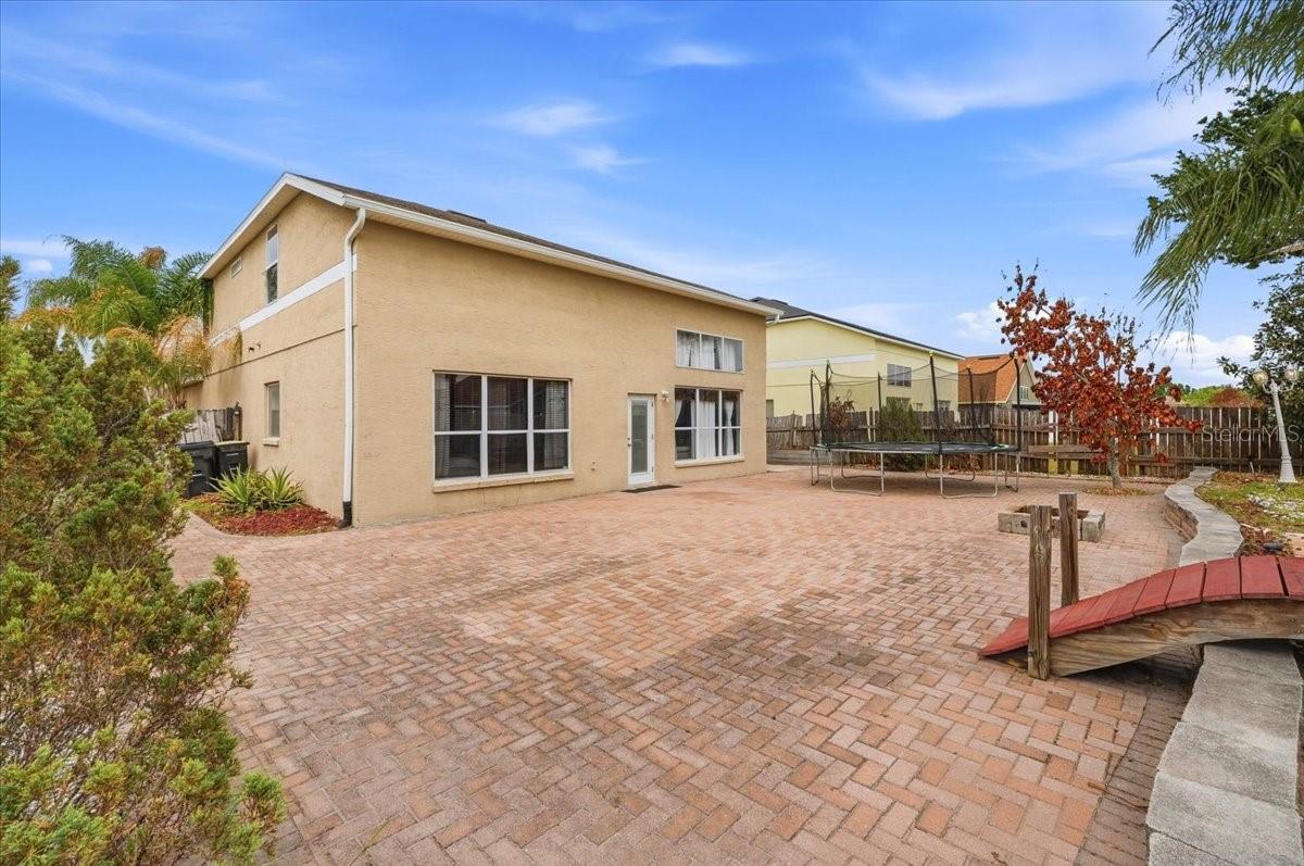 Image 24 of 27 For 8253 Peak Avenue