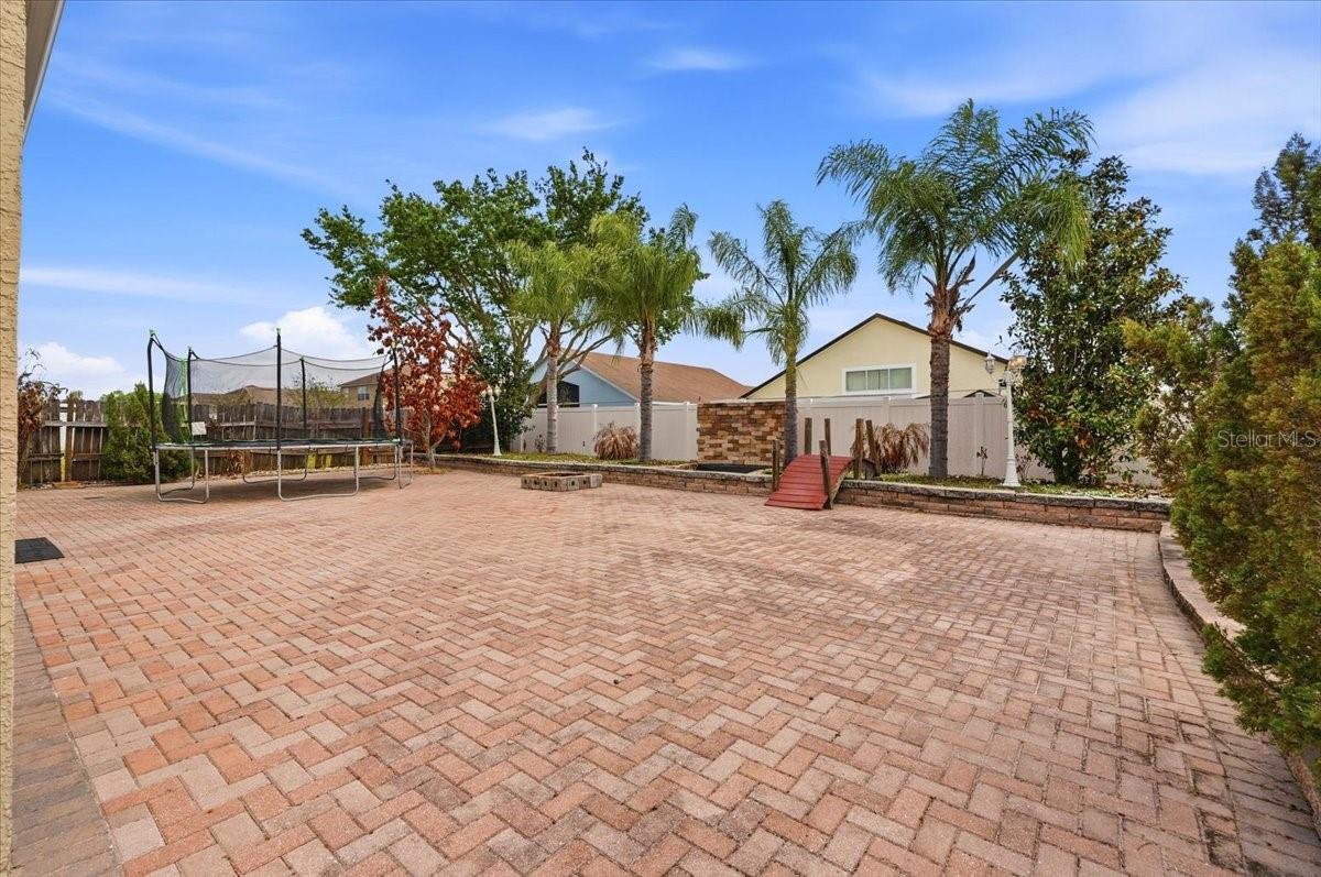 Image 26 of 27 For 8253 Peak Avenue