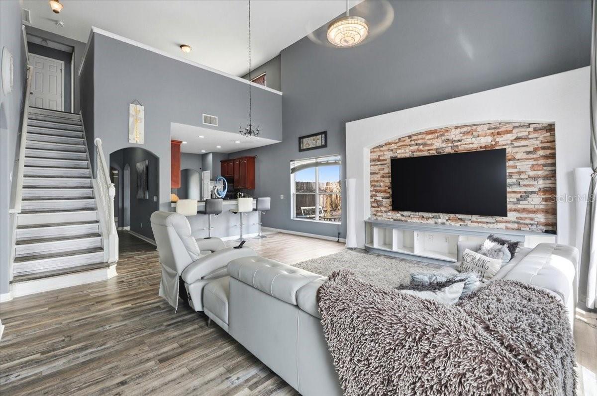 Image 3 of 27 For 8253 Peak Avenue