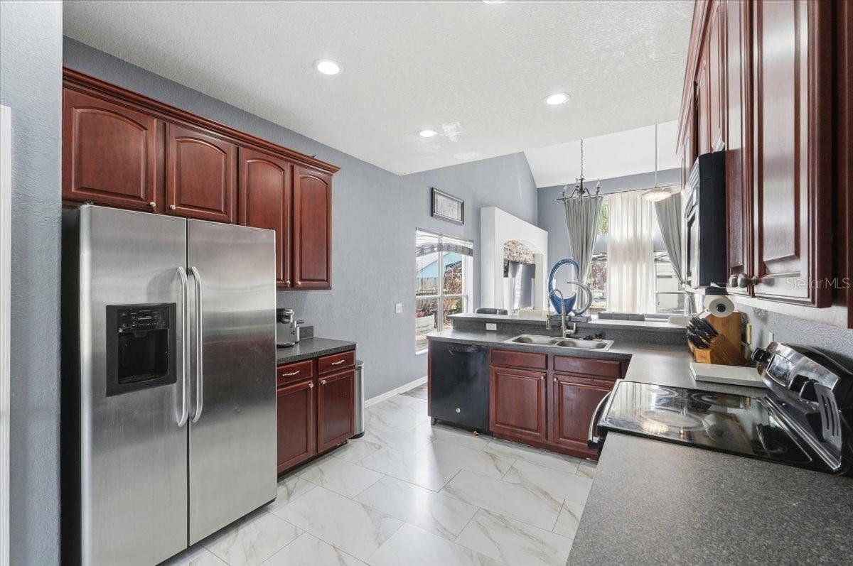 Image 6 of 27 For 8253 Peak Avenue