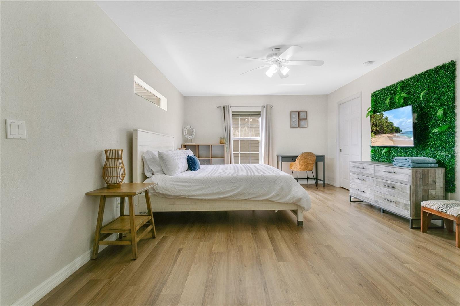 Image 12 of 36 For 2522 Evergreen Drive