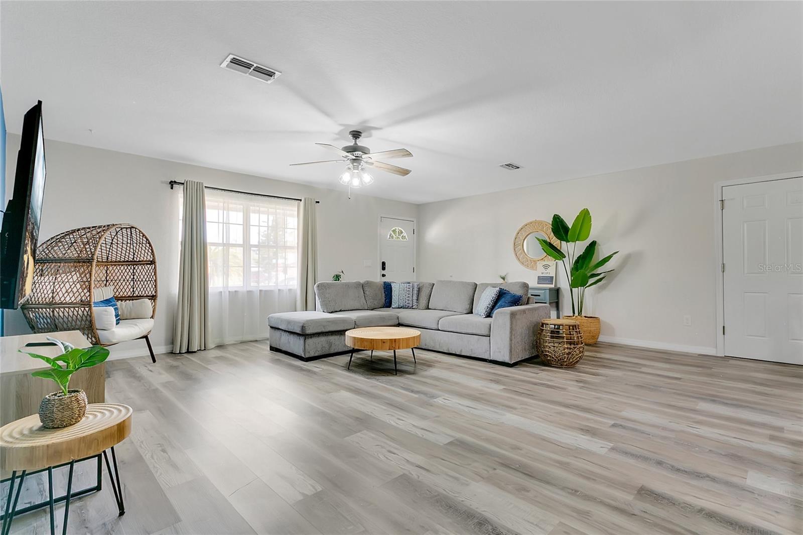 Image 2 of 36 For 2522 Evergreen Drive