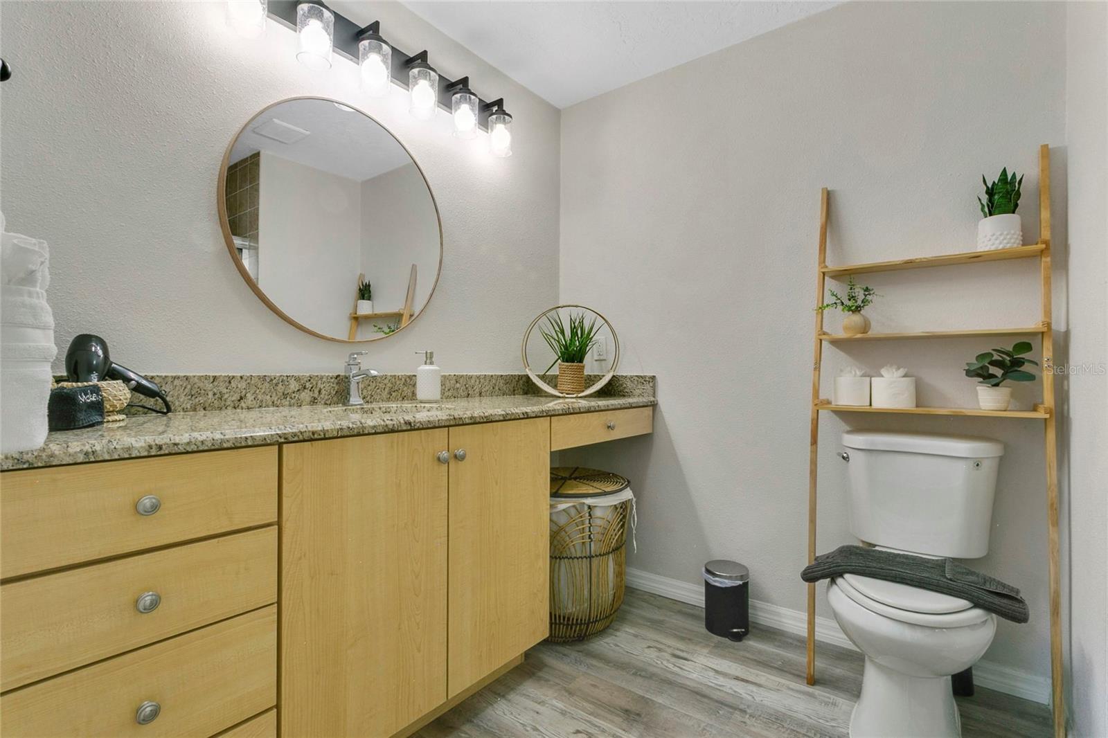 Image 20 of 36 For 2522 Evergreen Drive