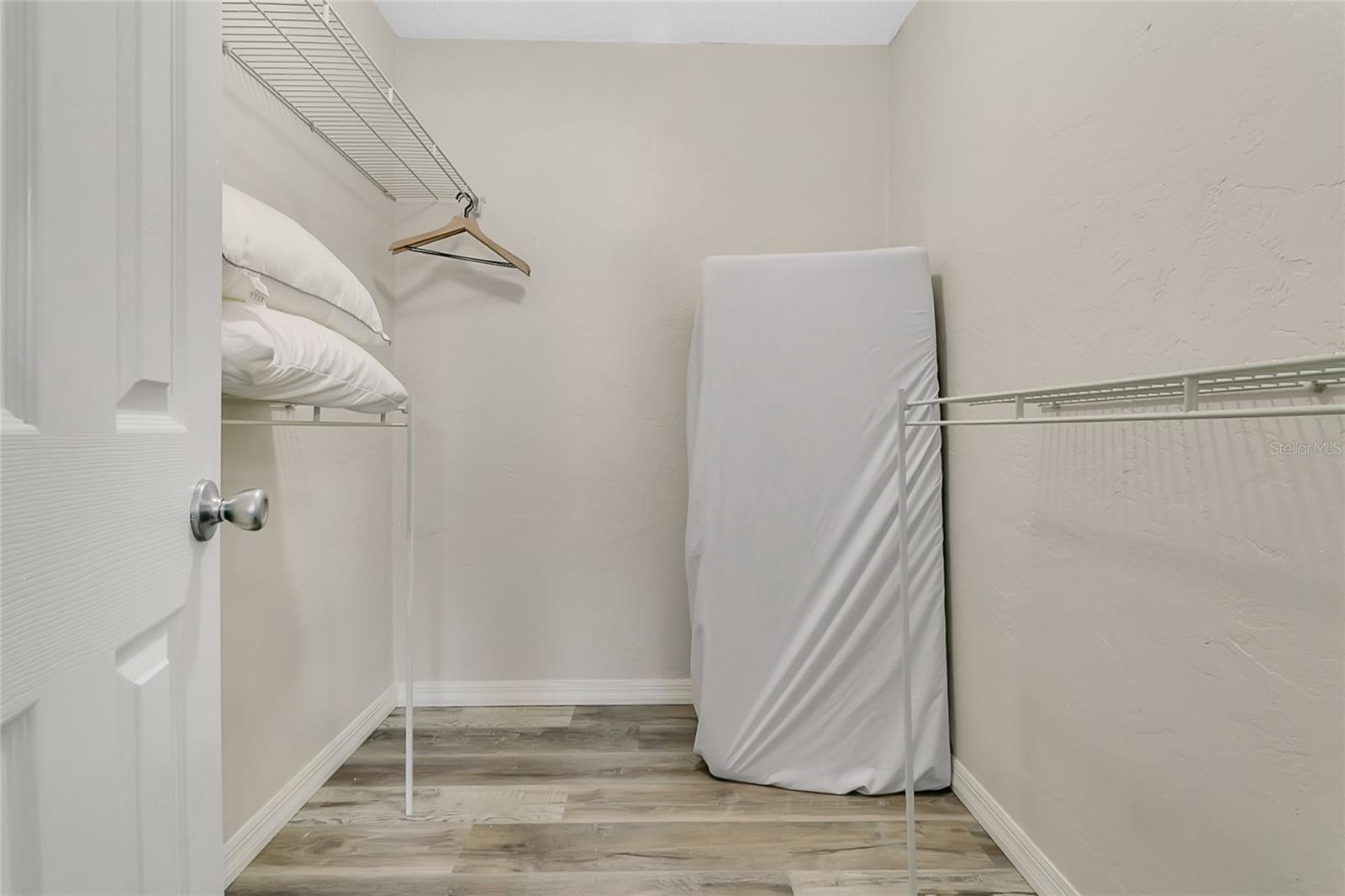 Image 22 of 36 For 2522 Evergreen Drive