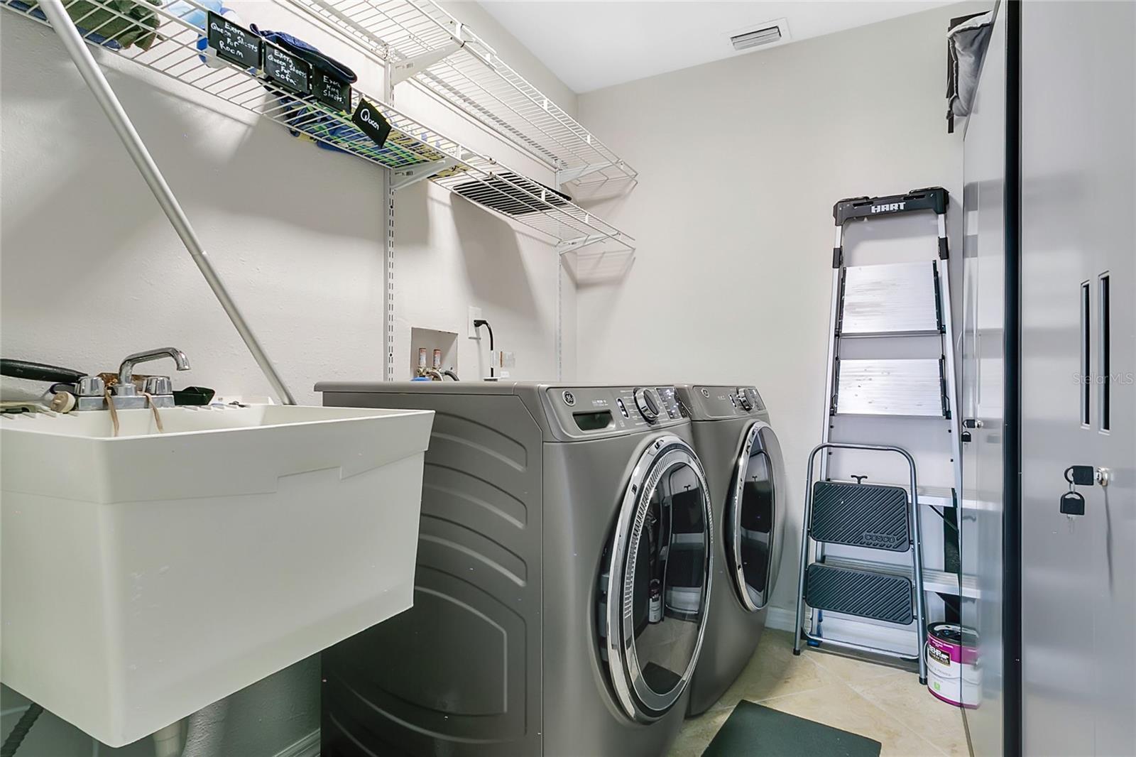 Image 23 of 36 For 2522 Evergreen Drive