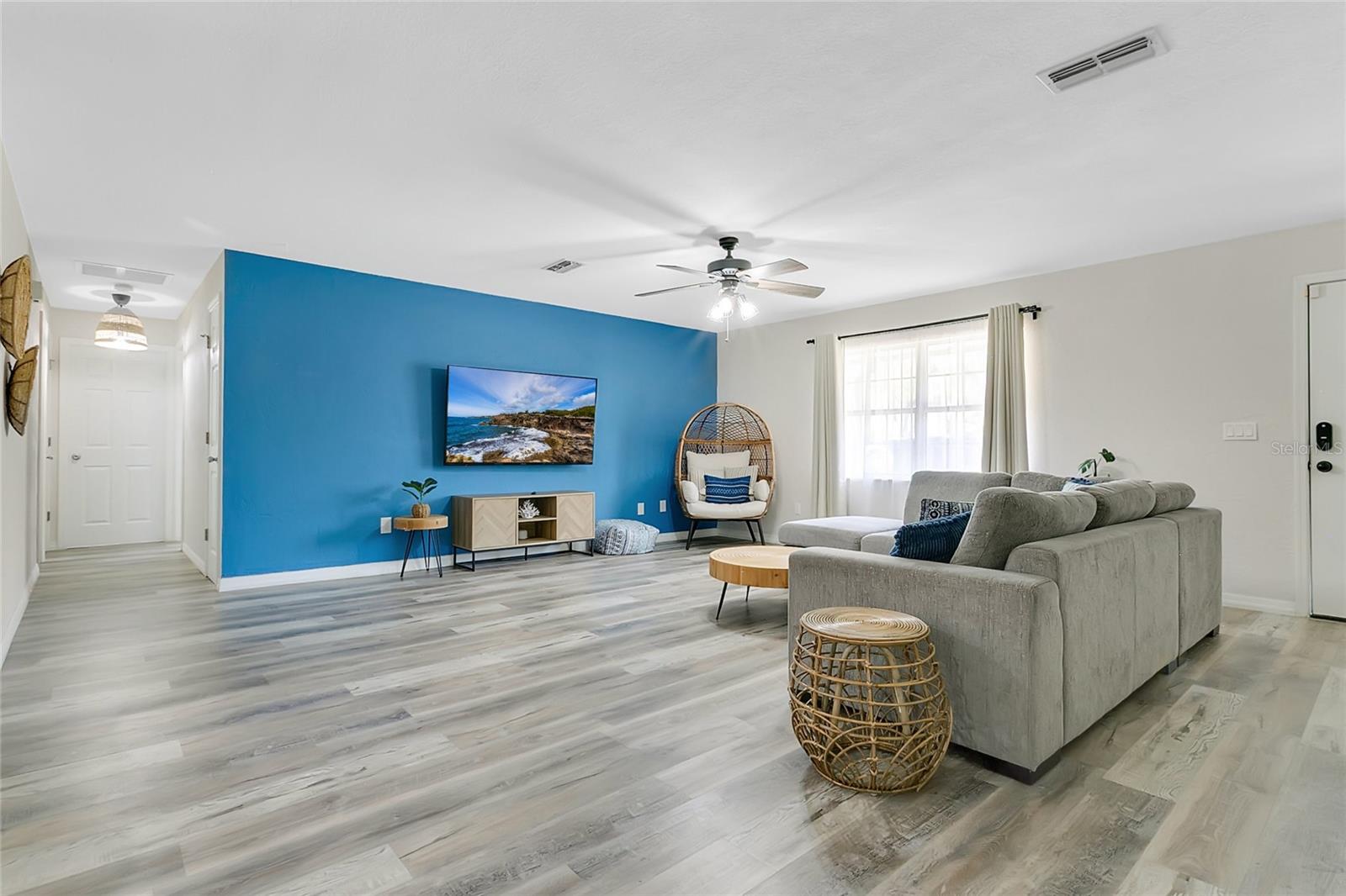 Image 3 of 36 For 2522 Evergreen Drive