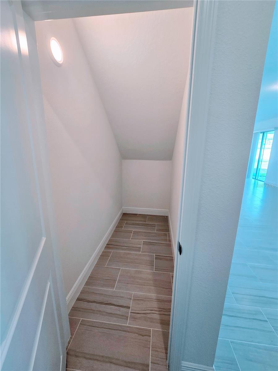 Image 11 of 40 For 2232 Hen Road