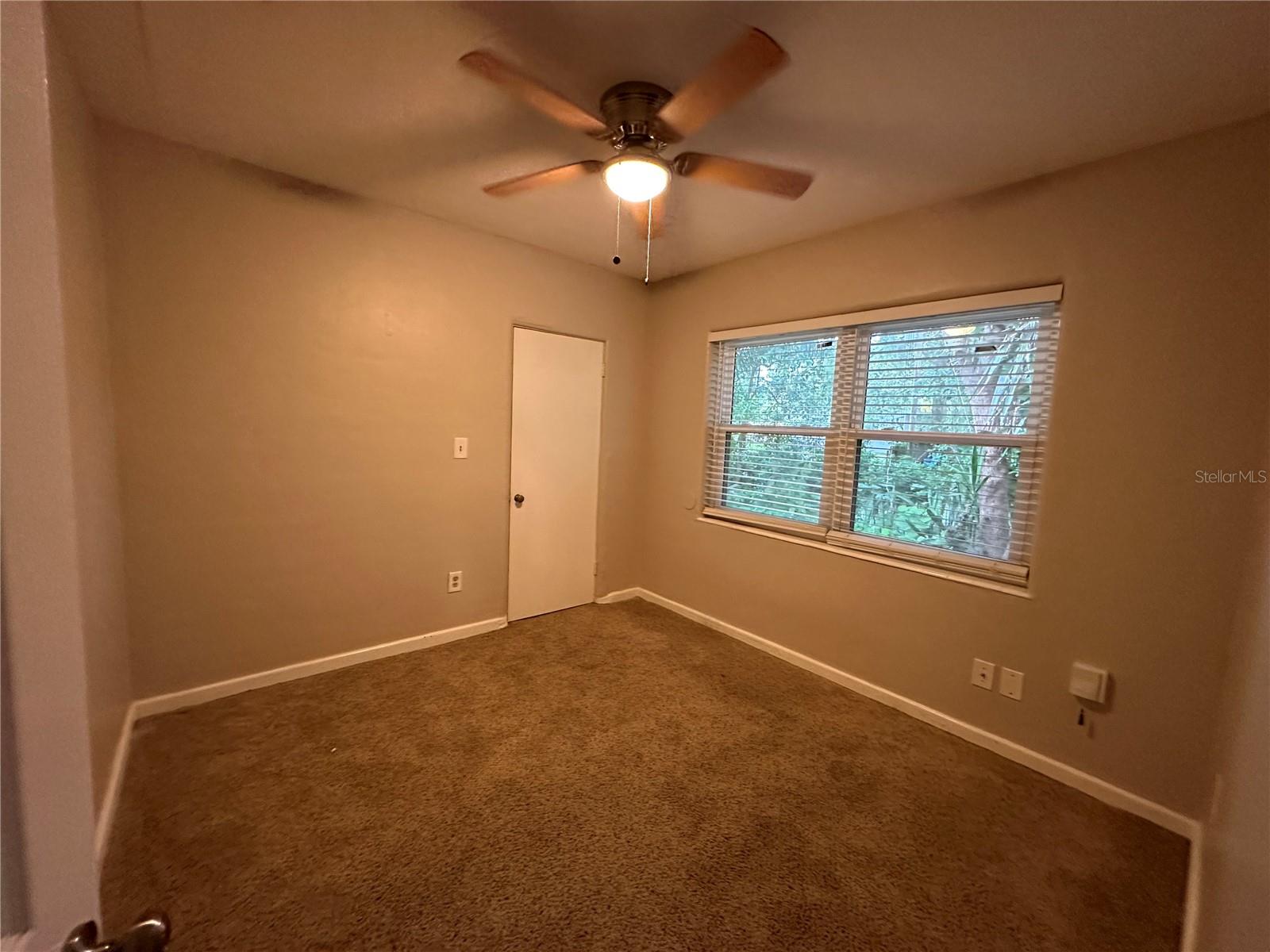 Image 10 of 11 For 1633 Livingston Street