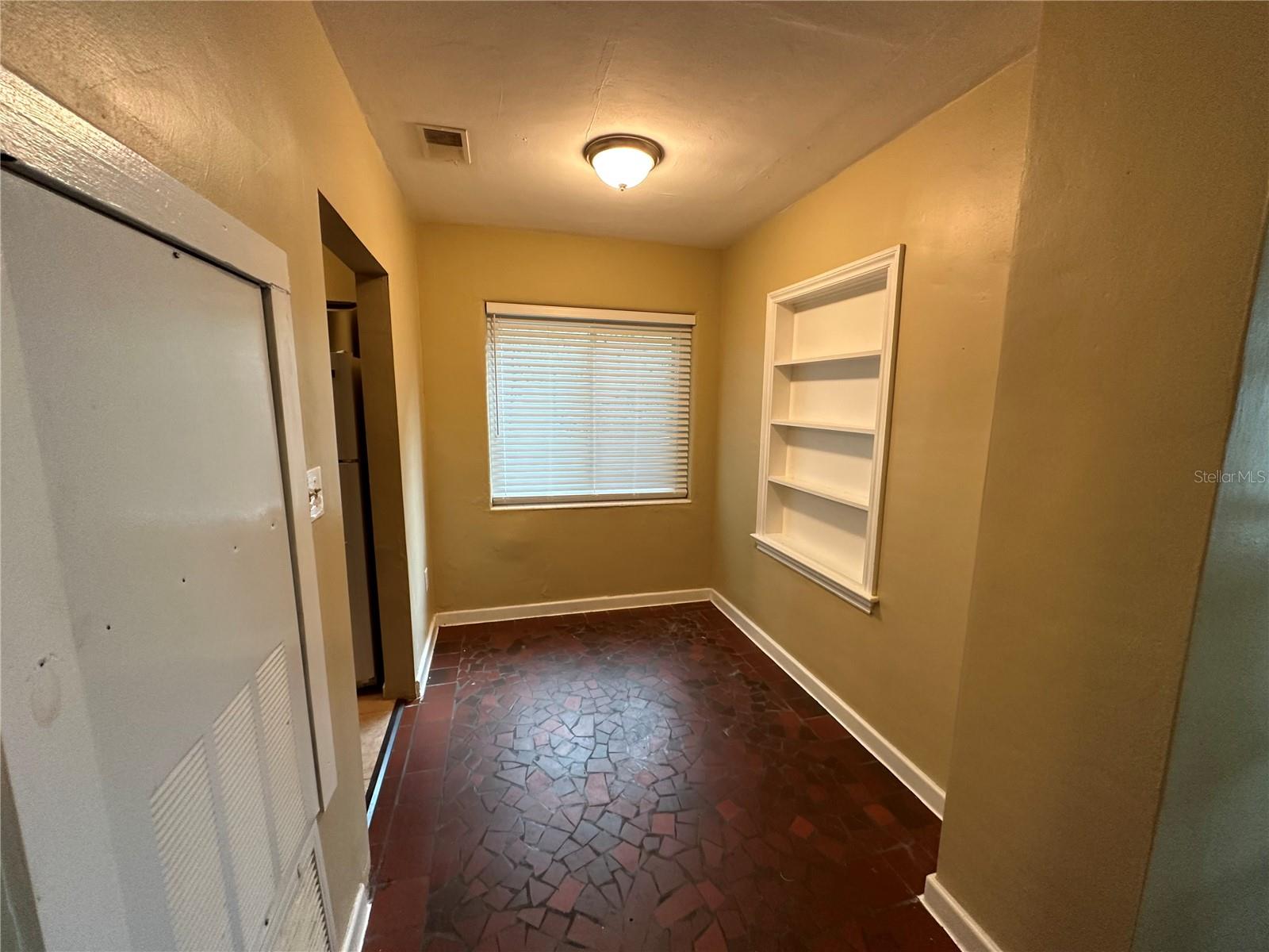 Image 8 of 11 For 1633 Livingston Street