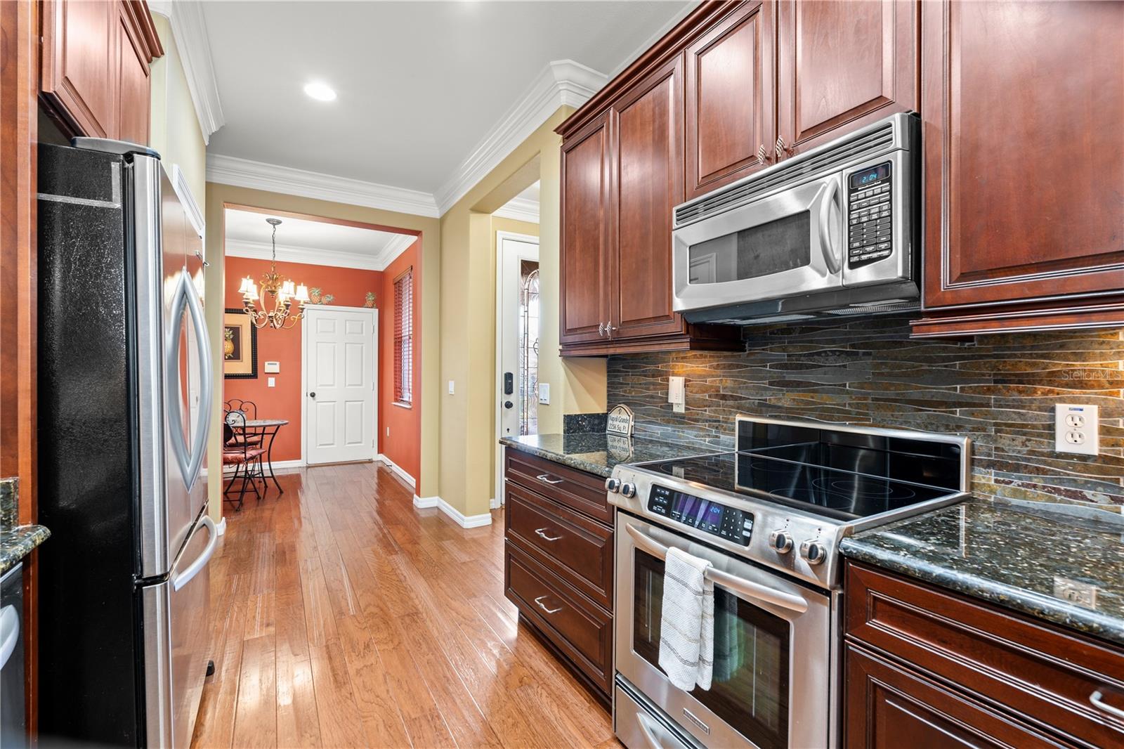 Image 10 of 46 For 2340 Palm Tree Drive